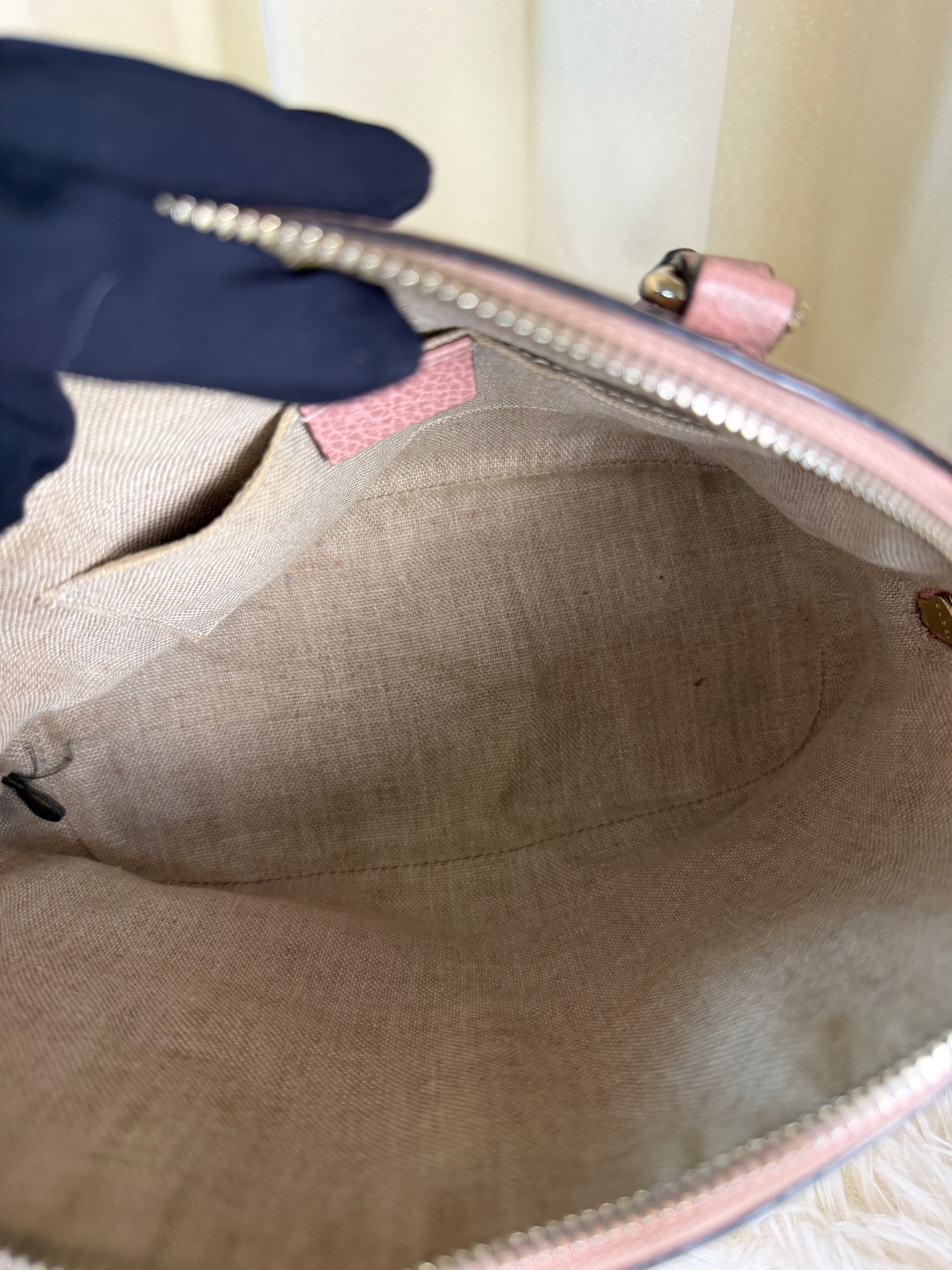 Borsa Gucci Dome in Pelle Martellata di Colore Rosa