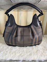 Borsa a Spalla Burberry Smoked Check Brooklyn Hobo in Tela Cerata Marrone con Finiture in Pelle Nera