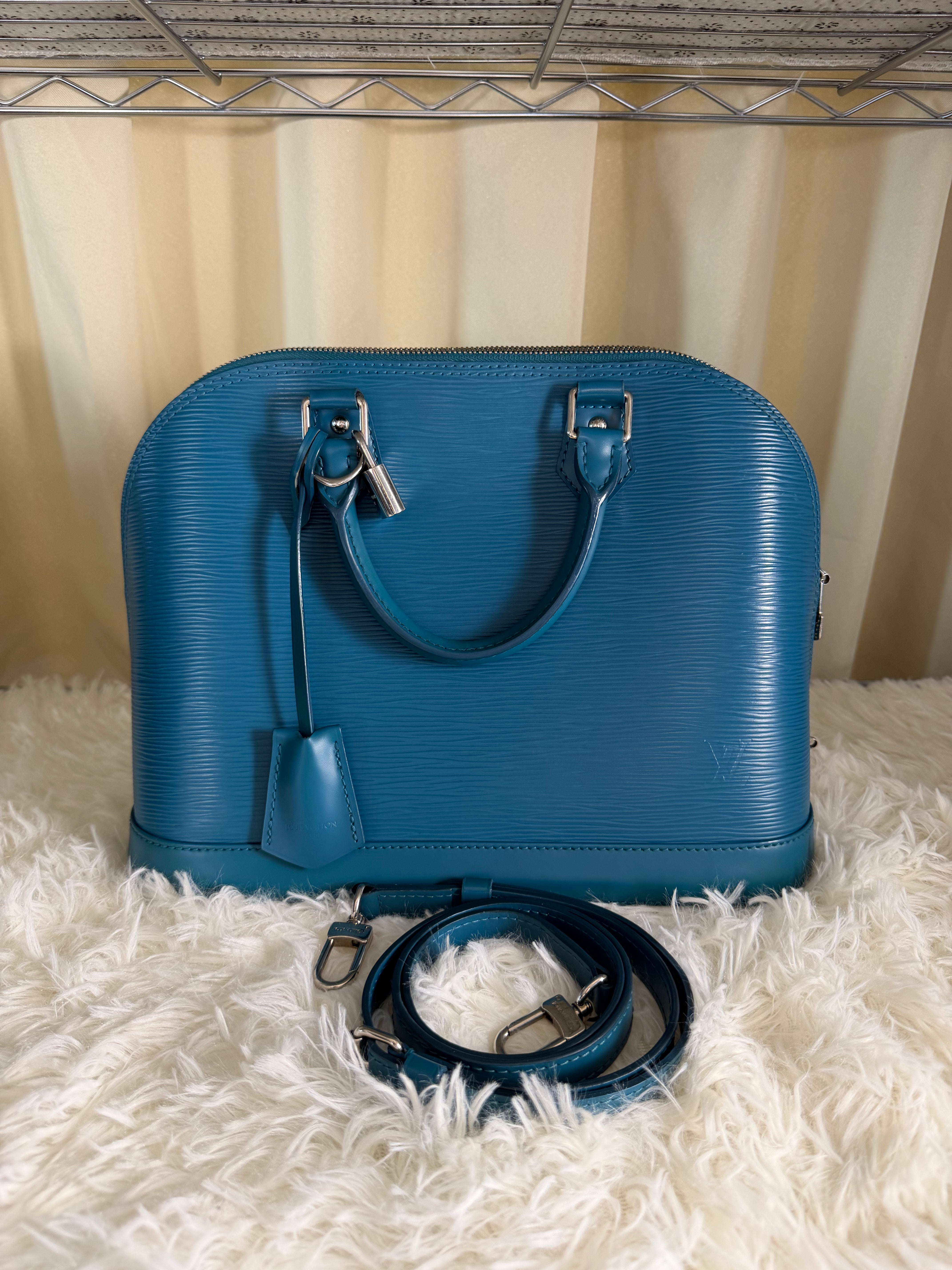 Borsa Louis Vuitton Alma in Pelle Epi di Colore Turchese