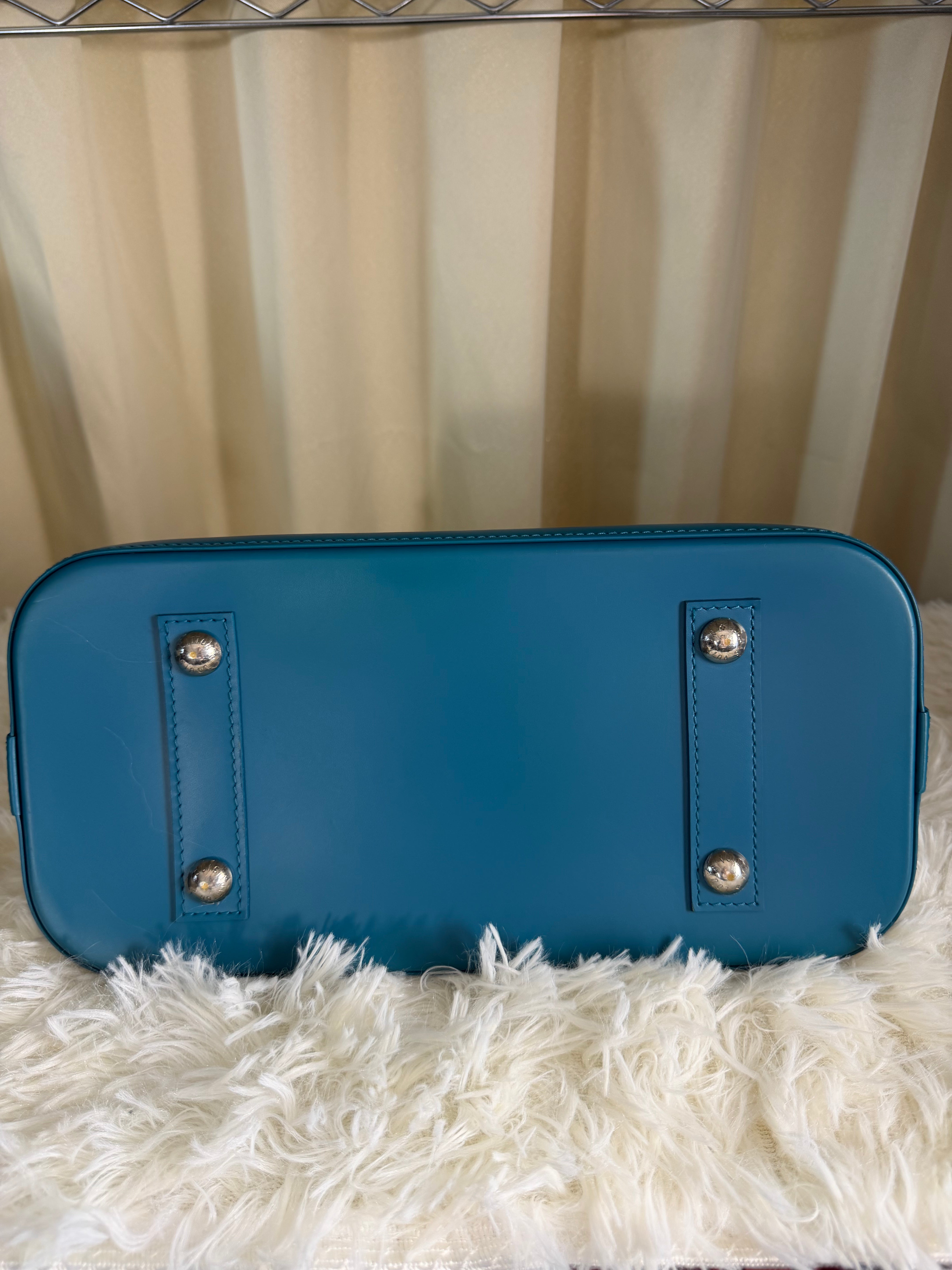 Borsa Louis Vuitton Alma in Pelle Epi di Colore Turchese