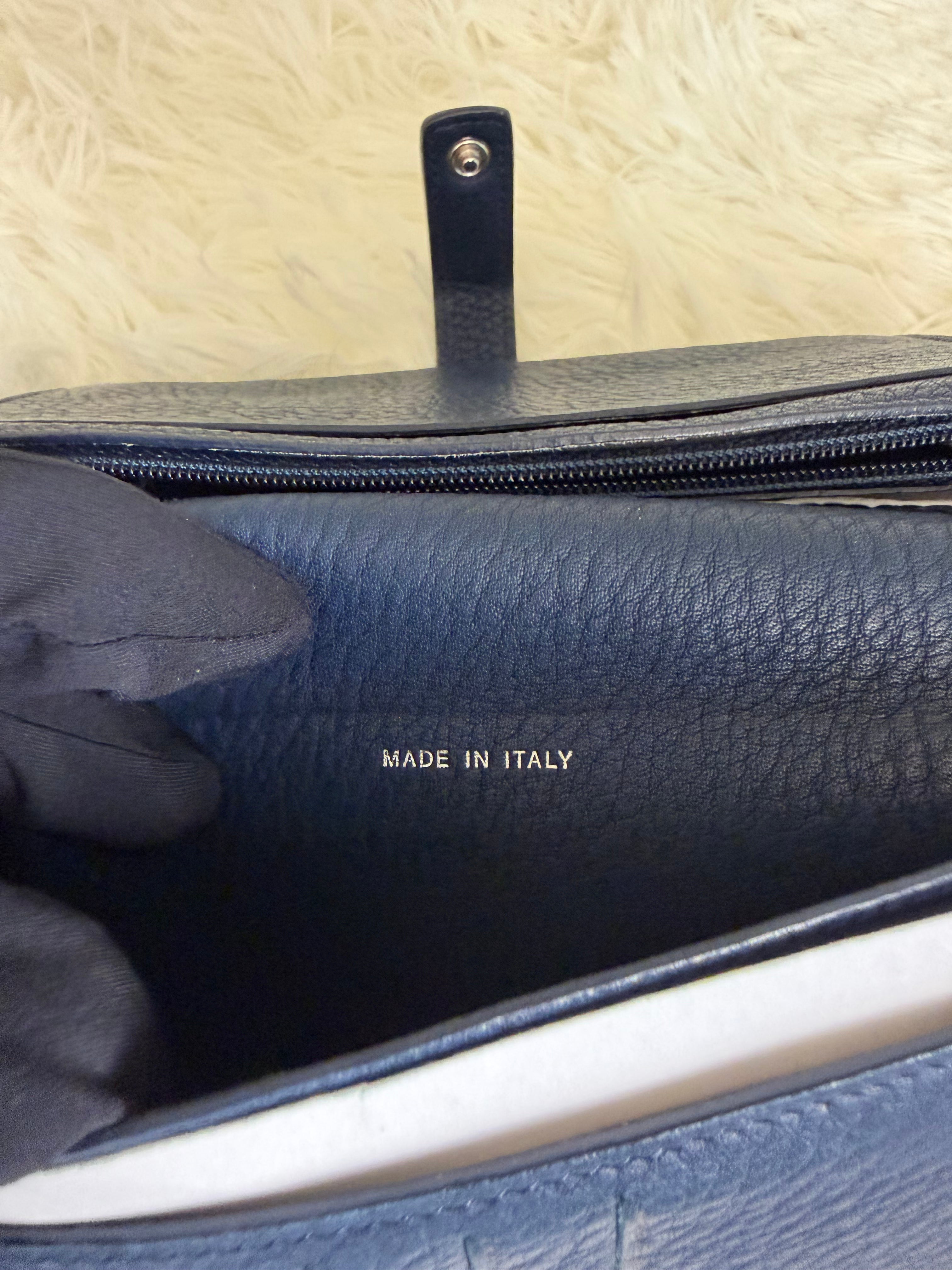Portafoglio Lungo Chanel in Pelle Martellata Blu Navy
