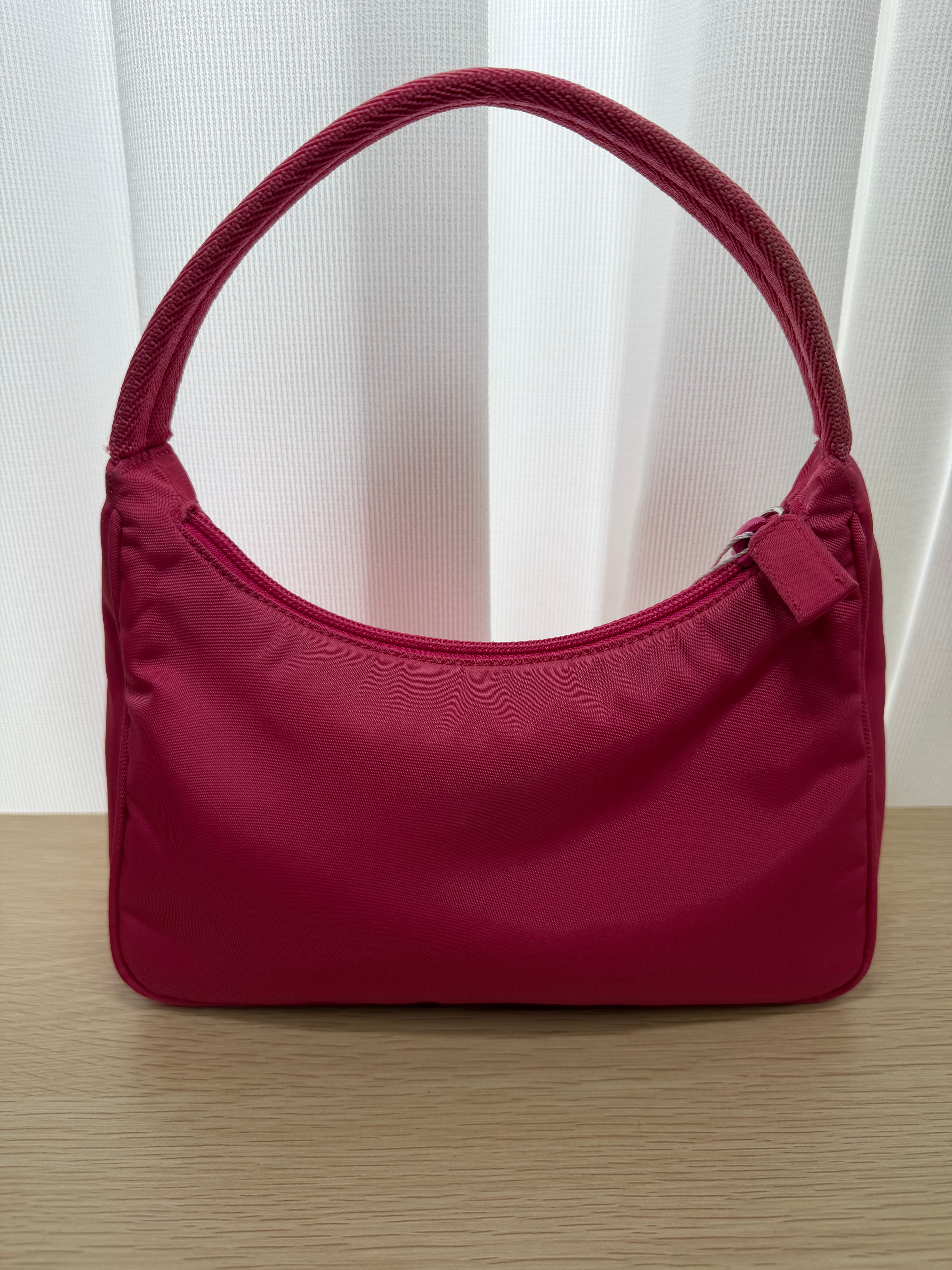Borsa a Spalla in Nylon Fucsia di Prada