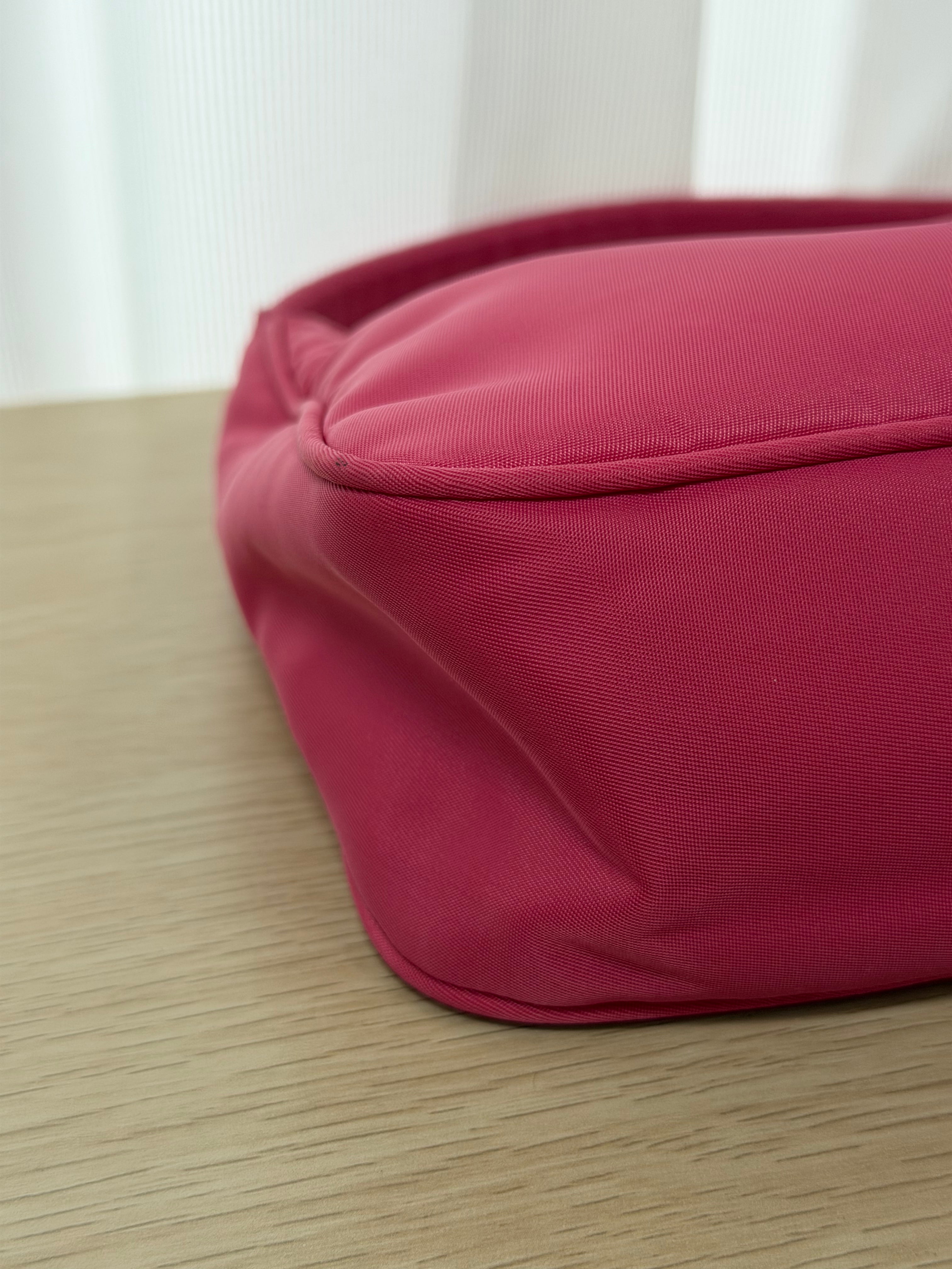 Borsa a Spalla in Nylon Fucsia di Prada
