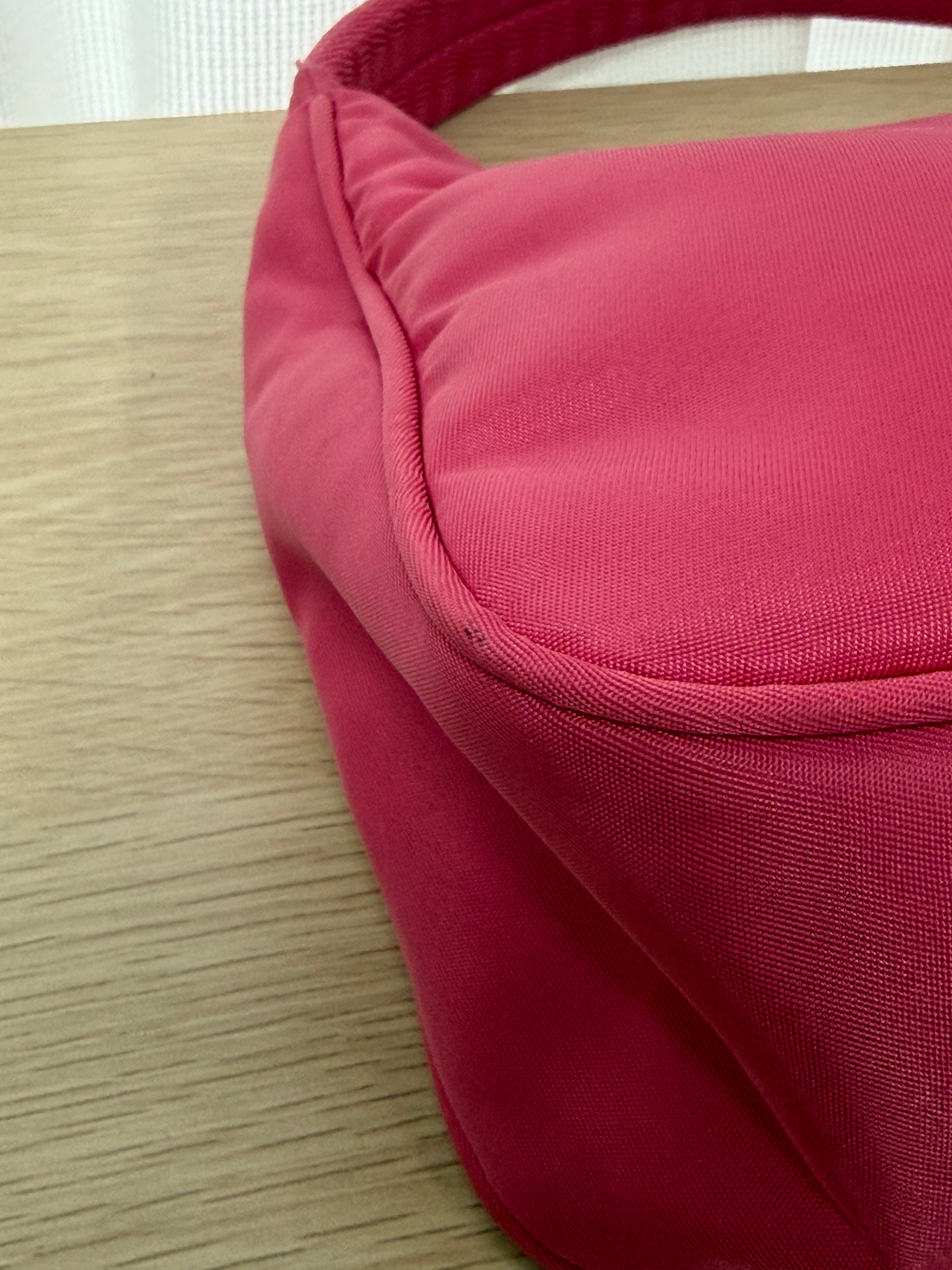 Borsa a Spalla in Nylon Fucsia di Prada