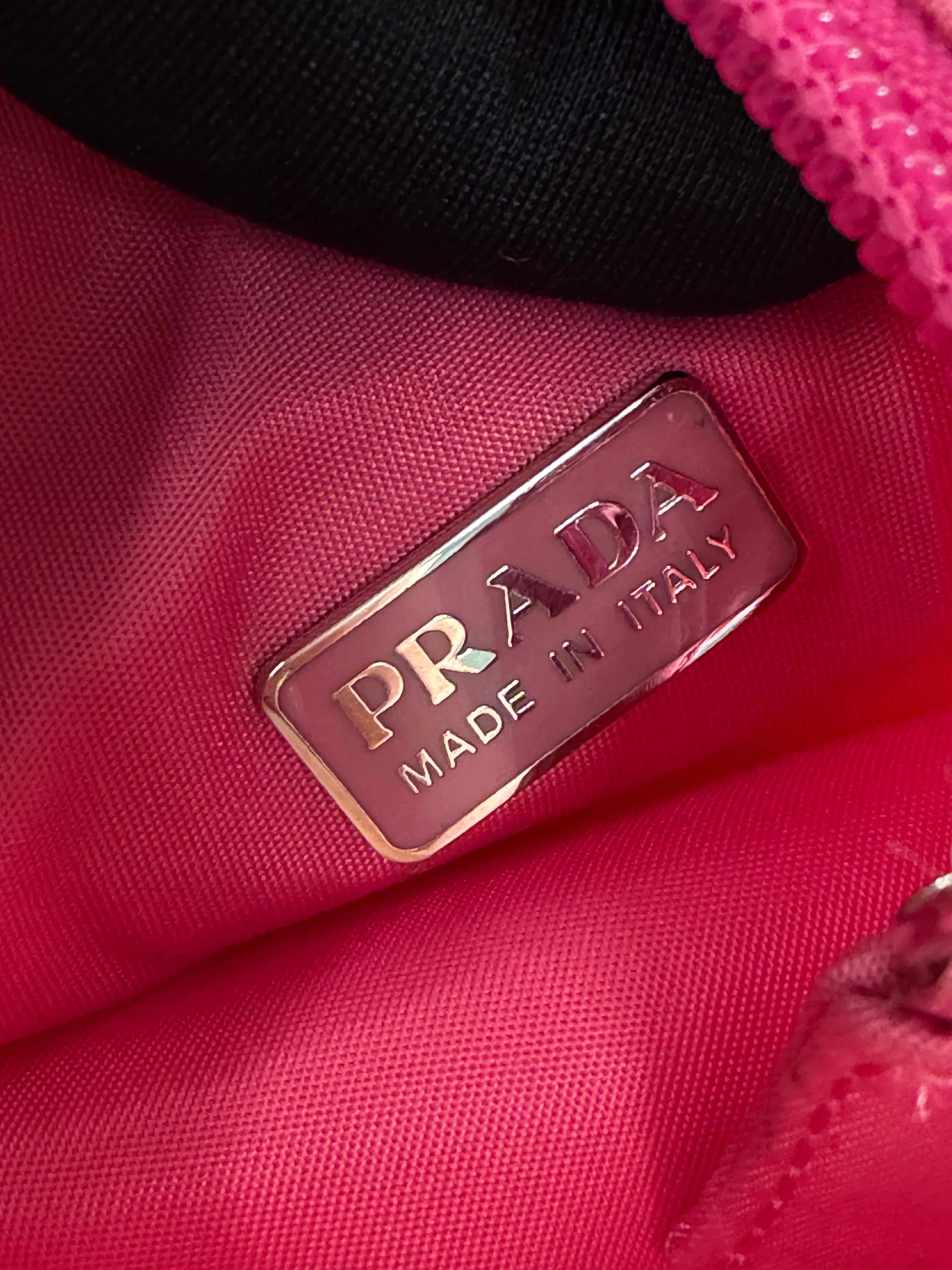 Borsa a Spalla in Nylon Fucsia di Prada