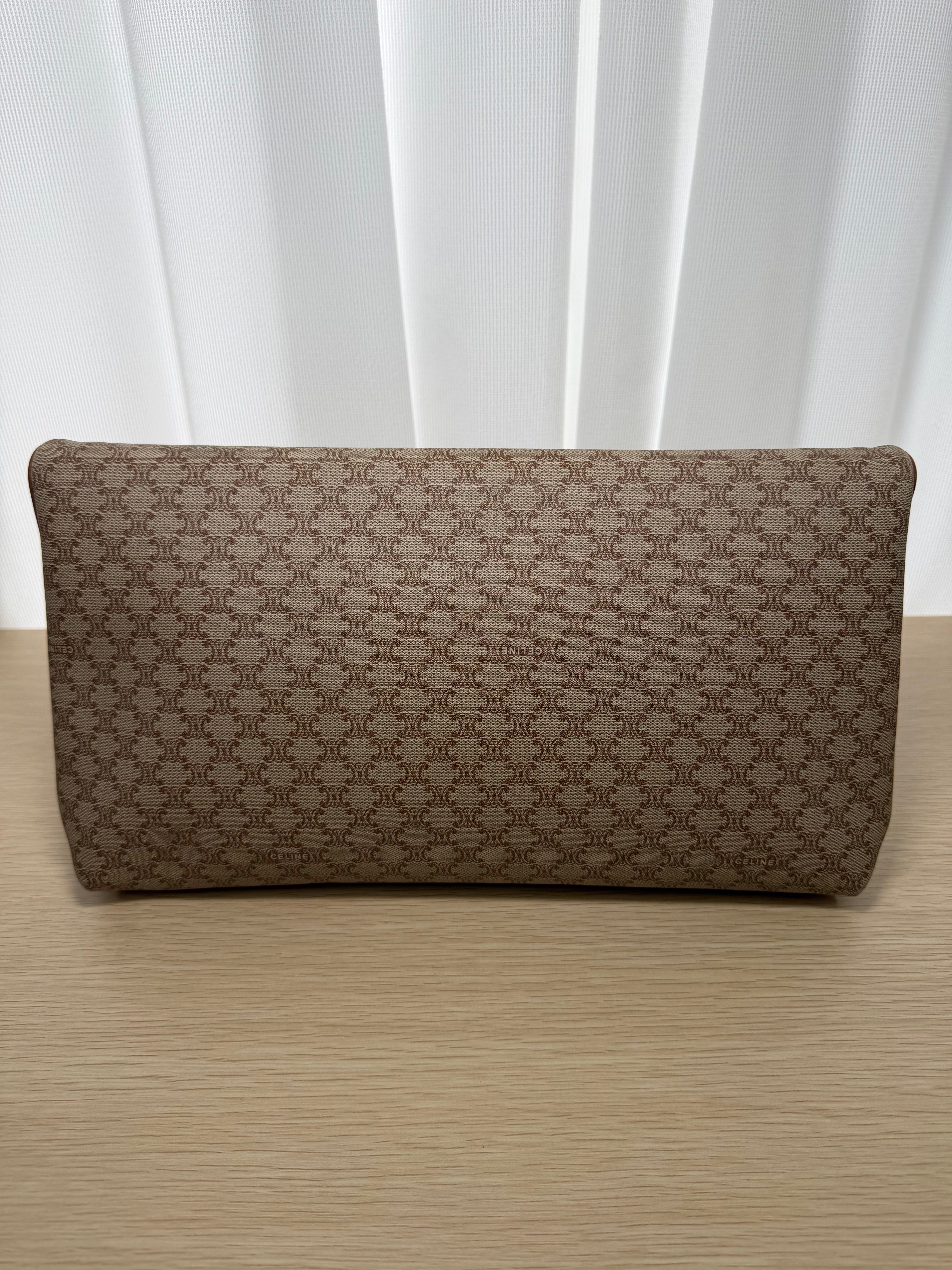 Pochette Vintage di Céline con Iconico Motivo Macadam