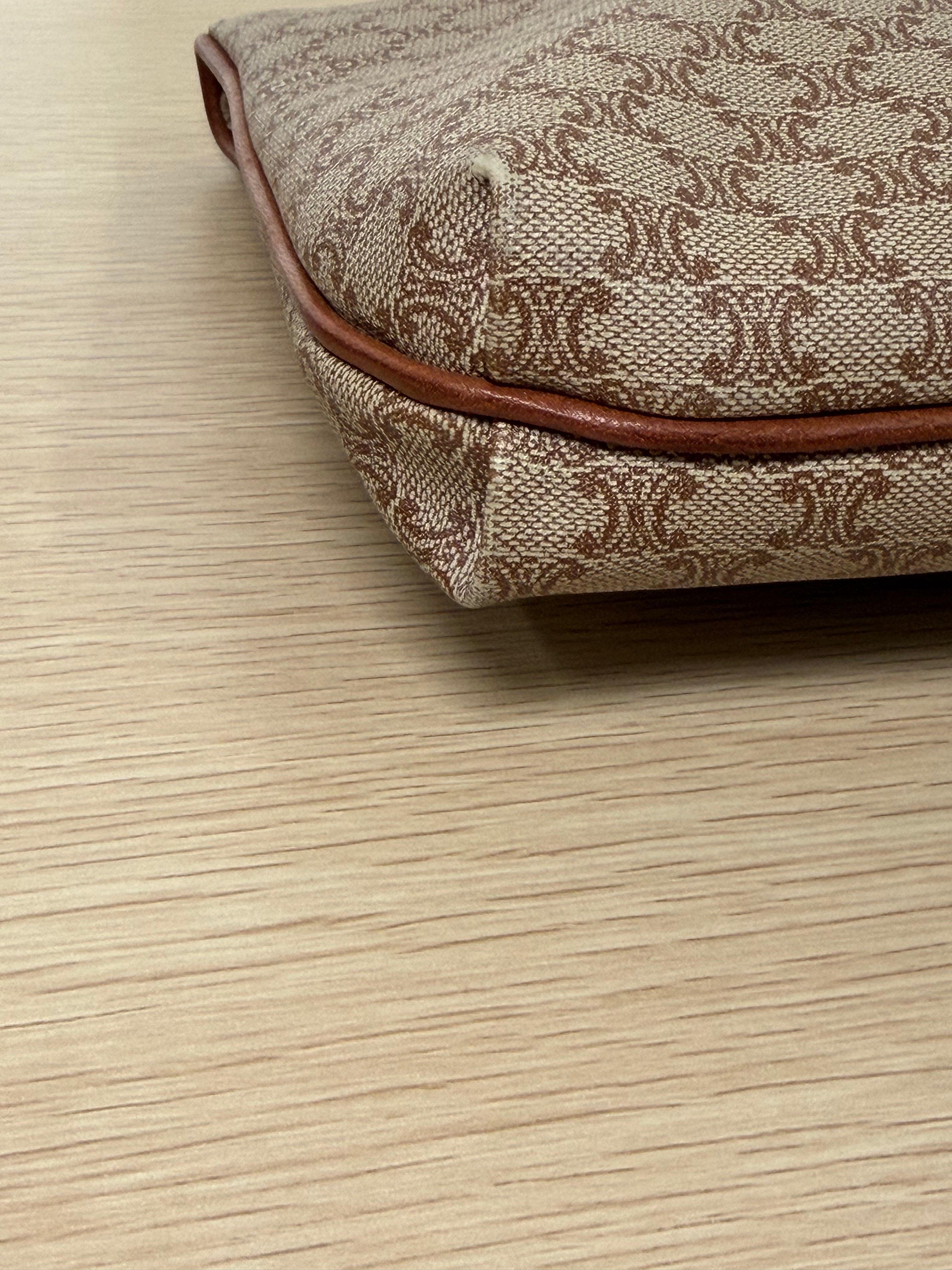 Pochette Vintage di Céline con Iconico Motivo Macadam