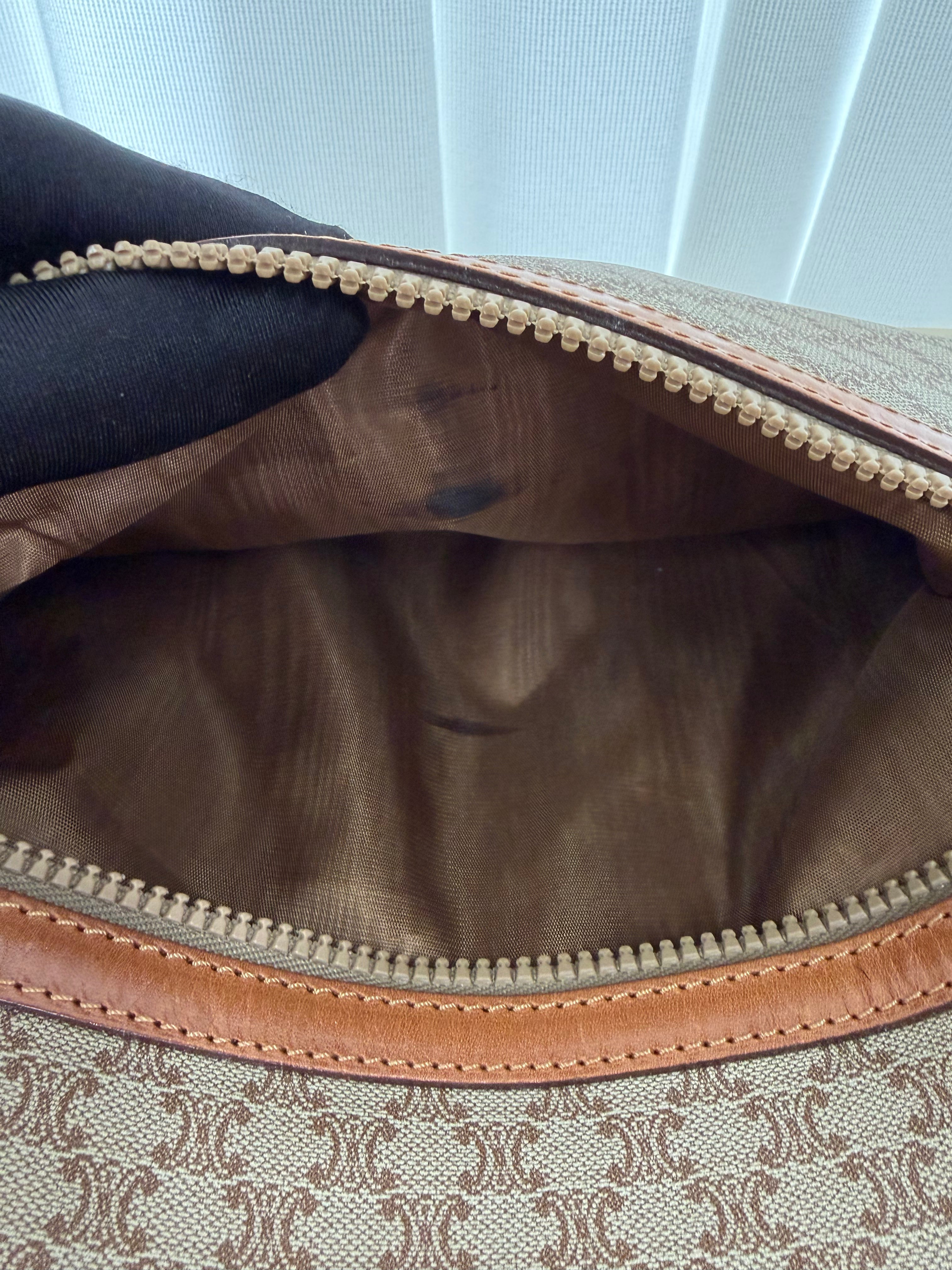 Pochette Vintage di Céline con Iconico Motivo Macadam