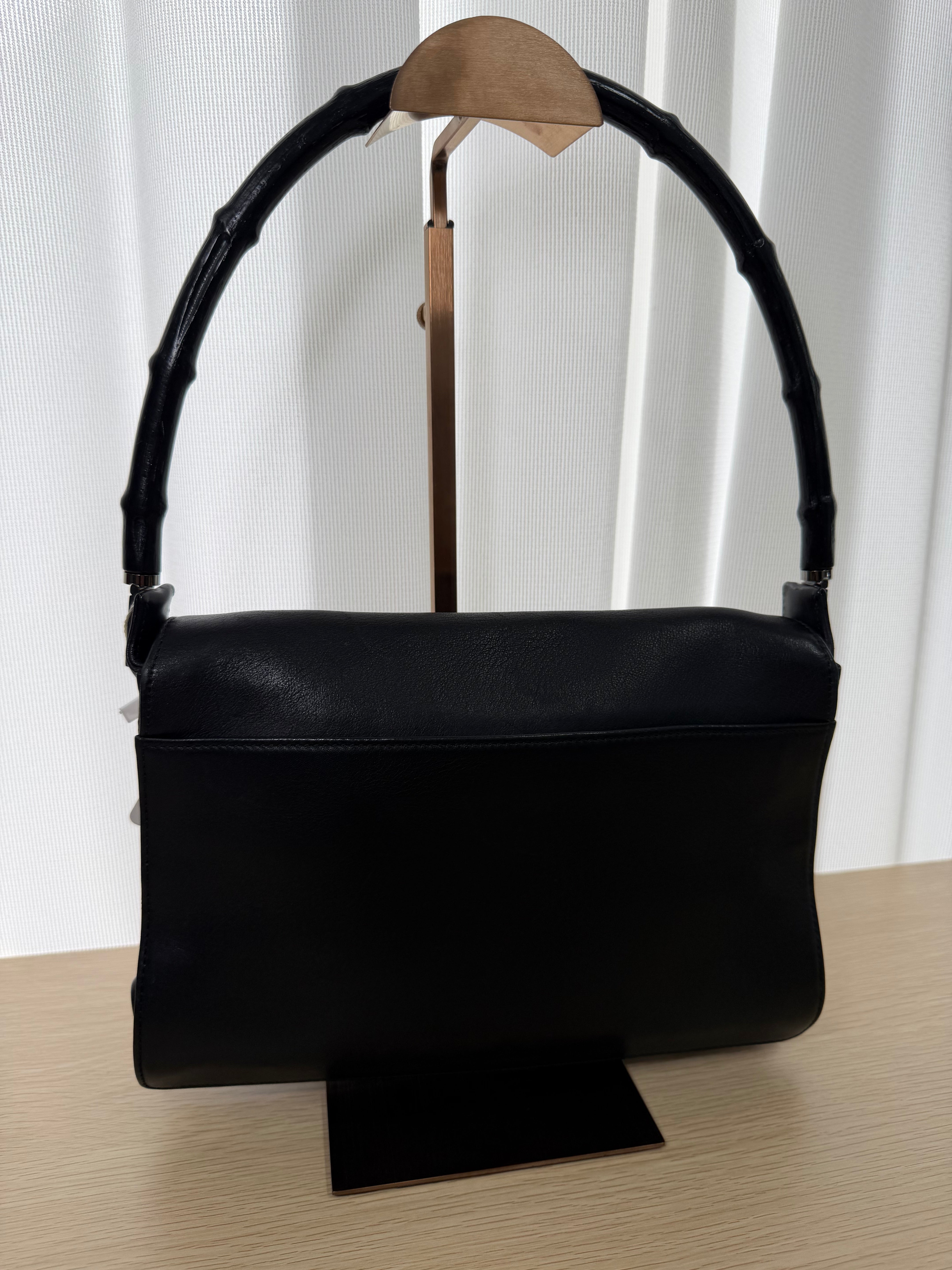 Borsa a Spalla Gucci Bamboo in Pelle Nera con Iconico Manico Rigido in Bambù