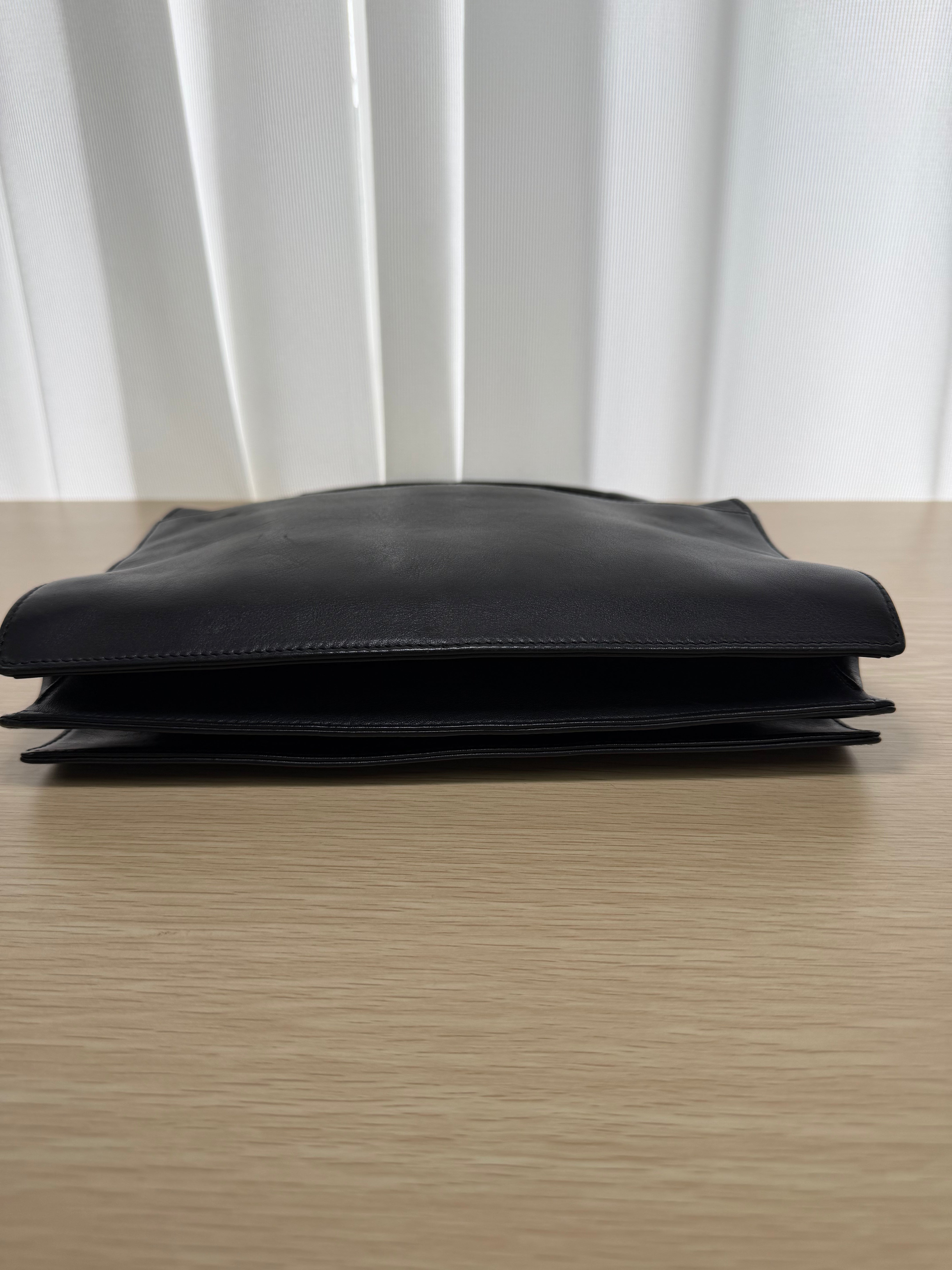 Borsa a Spalla Gucci Bamboo in Pelle Nera con Iconico Manico Rigido in Bambù
