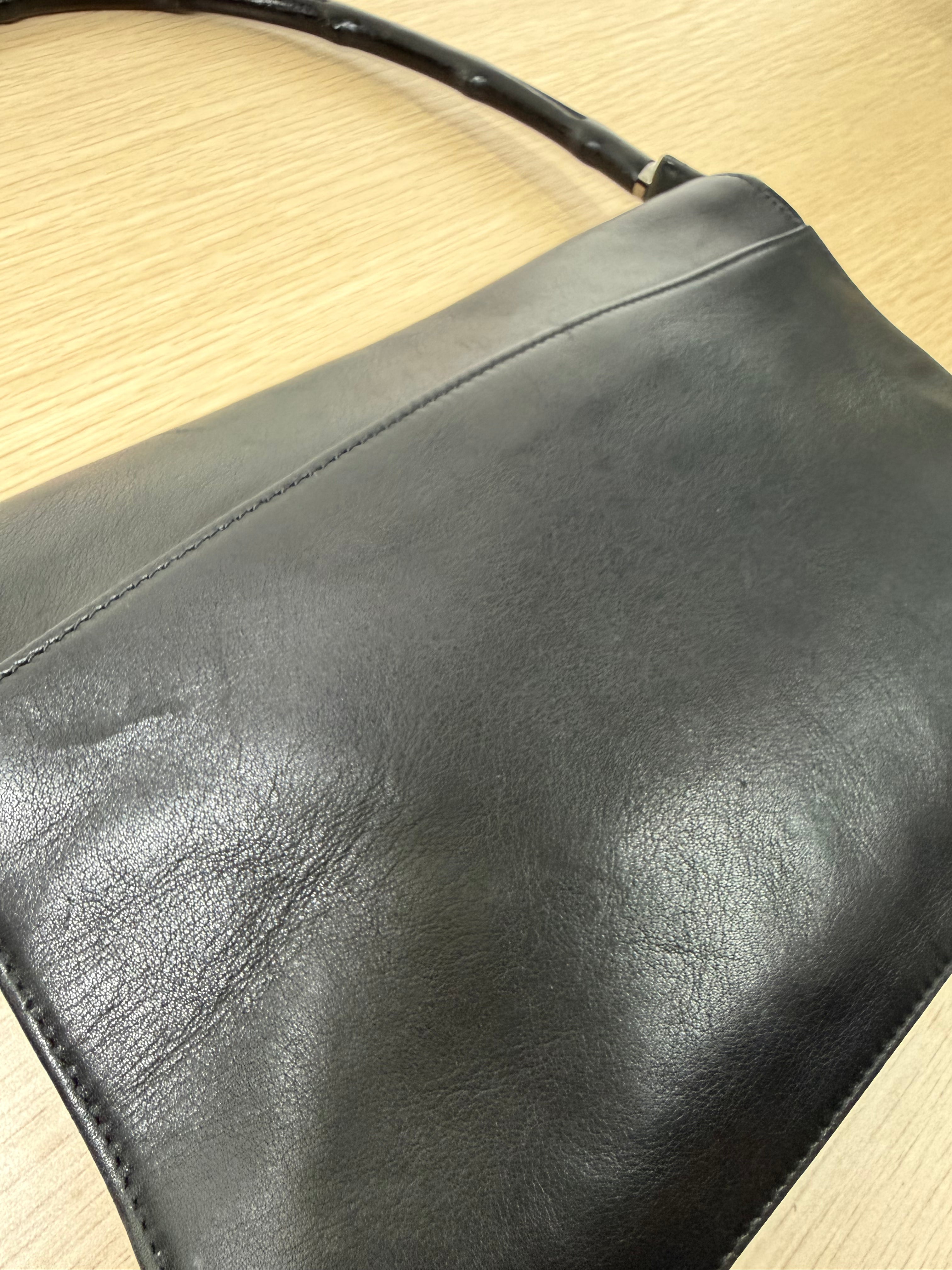 Borsa a Spalla Gucci Bamboo in Pelle Nera con Iconico Manico Rigido in Bambù