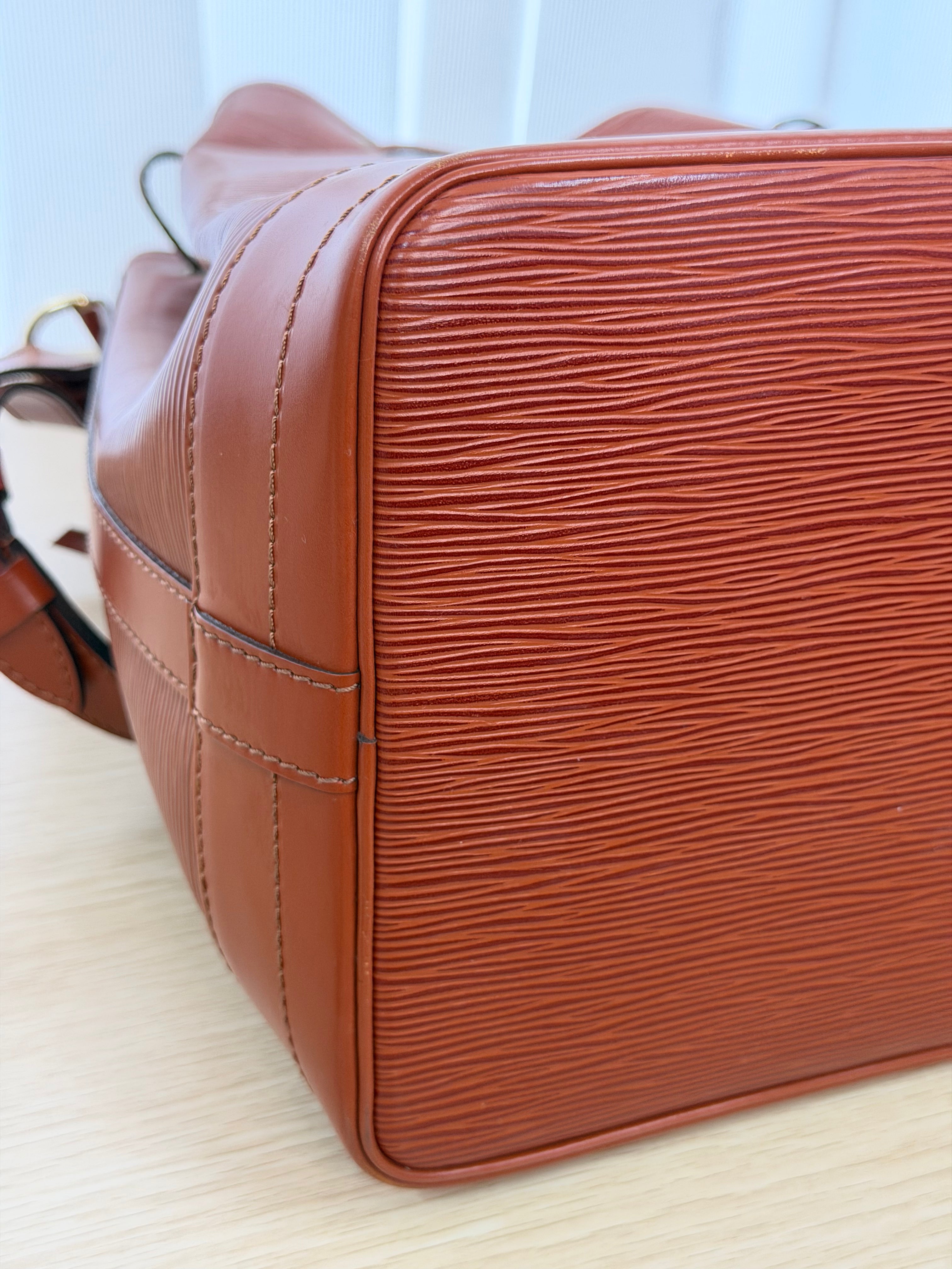 Borsa a Secchiello Louis Vuitton Noé in Pelle Epi Marrone