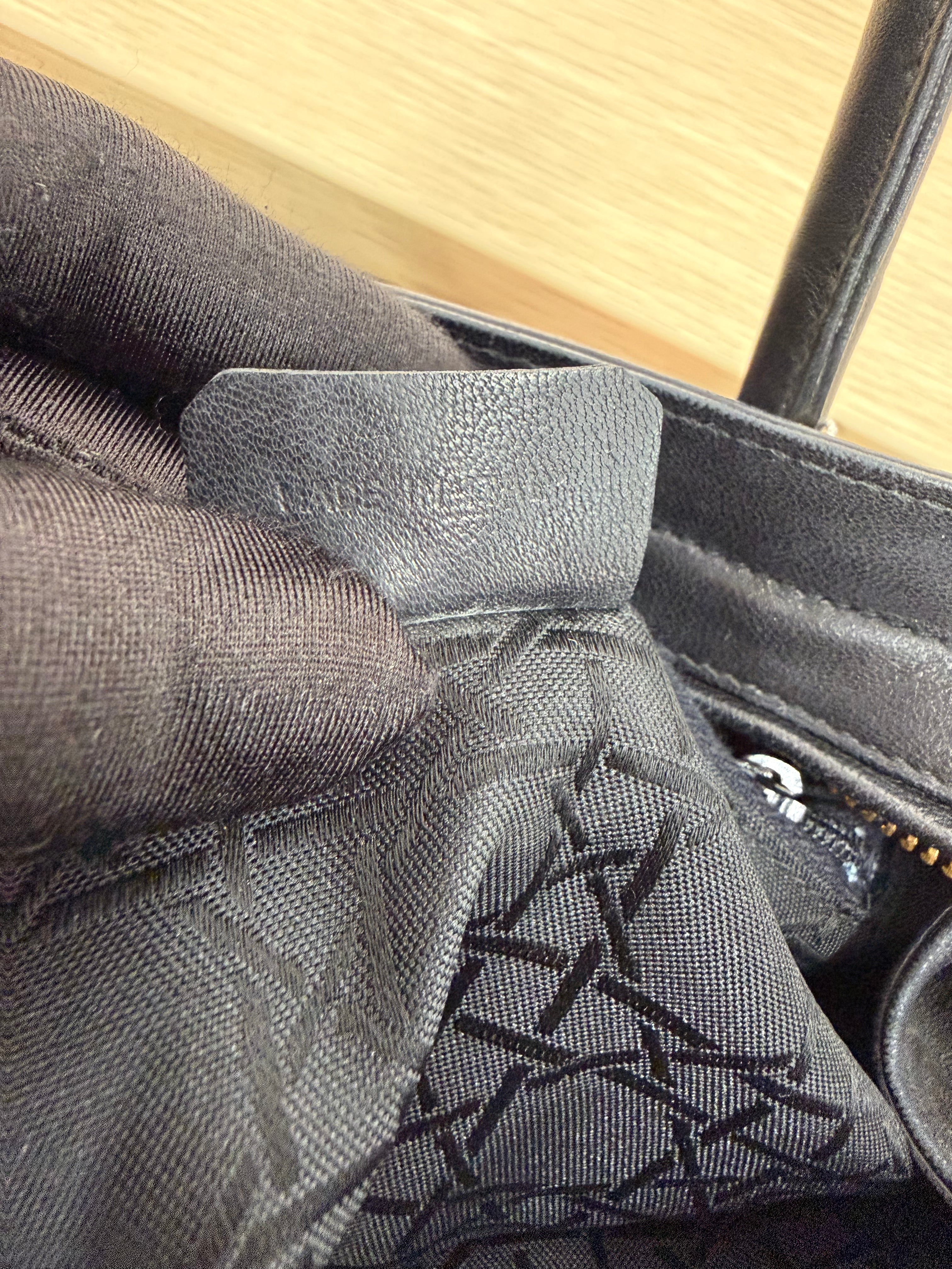 Borsa a Spalla Vintage in Pelle Nera di Christian Dior