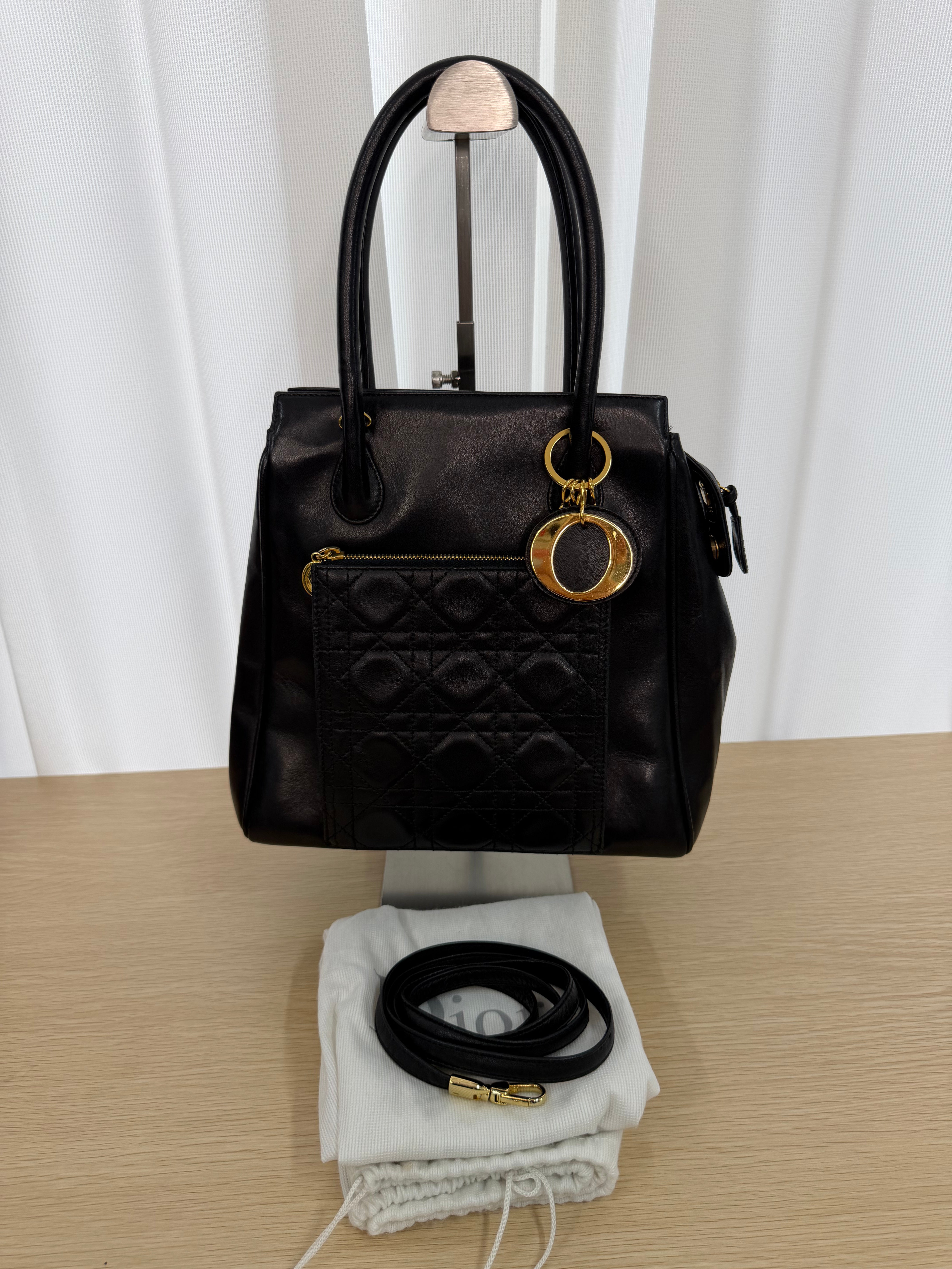 Borsa a Spalla Vintage in Pelle Nera di Christian Dior