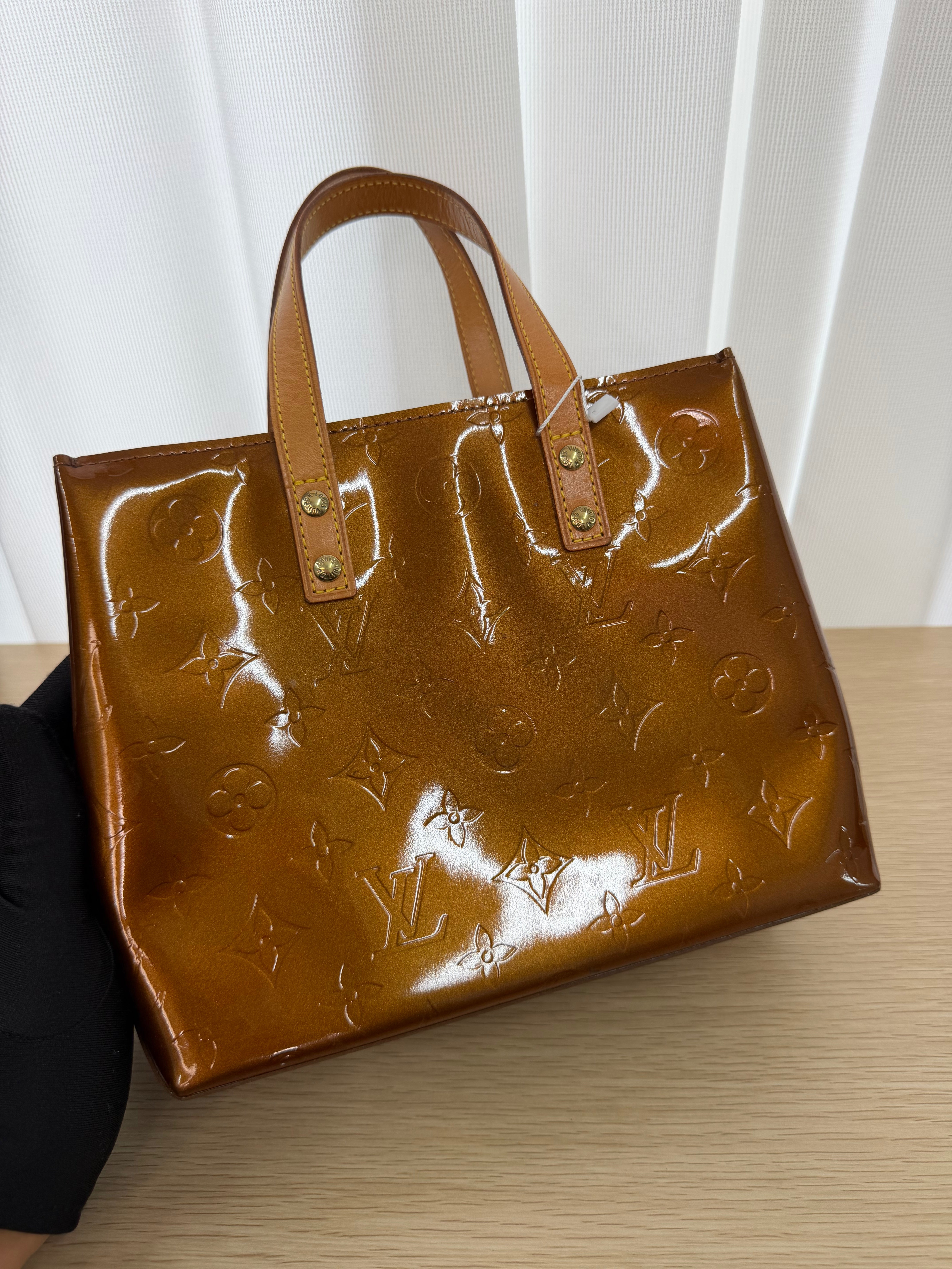 Borsa Louis Vuitton Reade PM in Pelle Vernis Color Bronzo