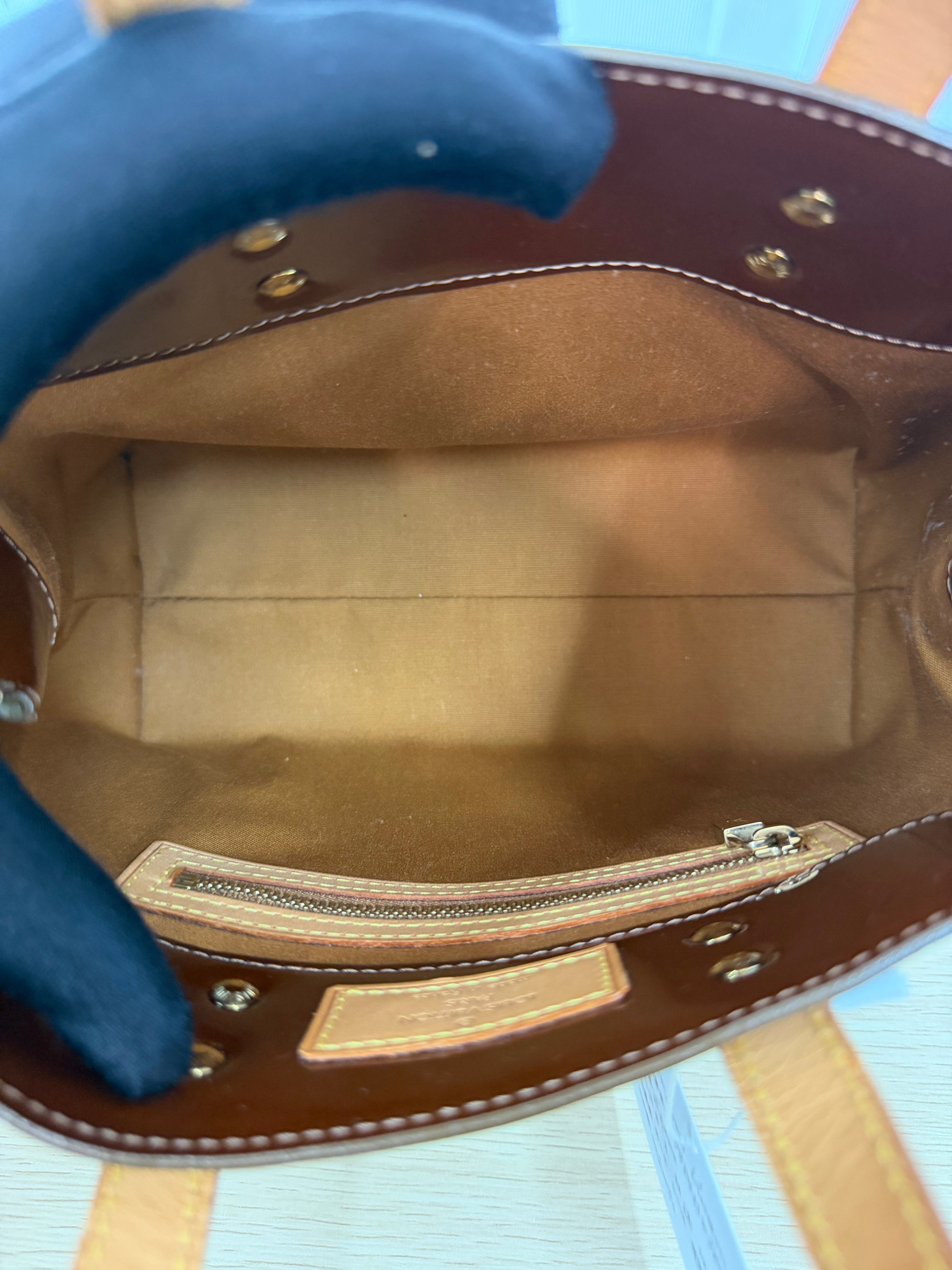 Borsa Louis Vuitton Reade PM in Pelle Vernis Color Bronzo