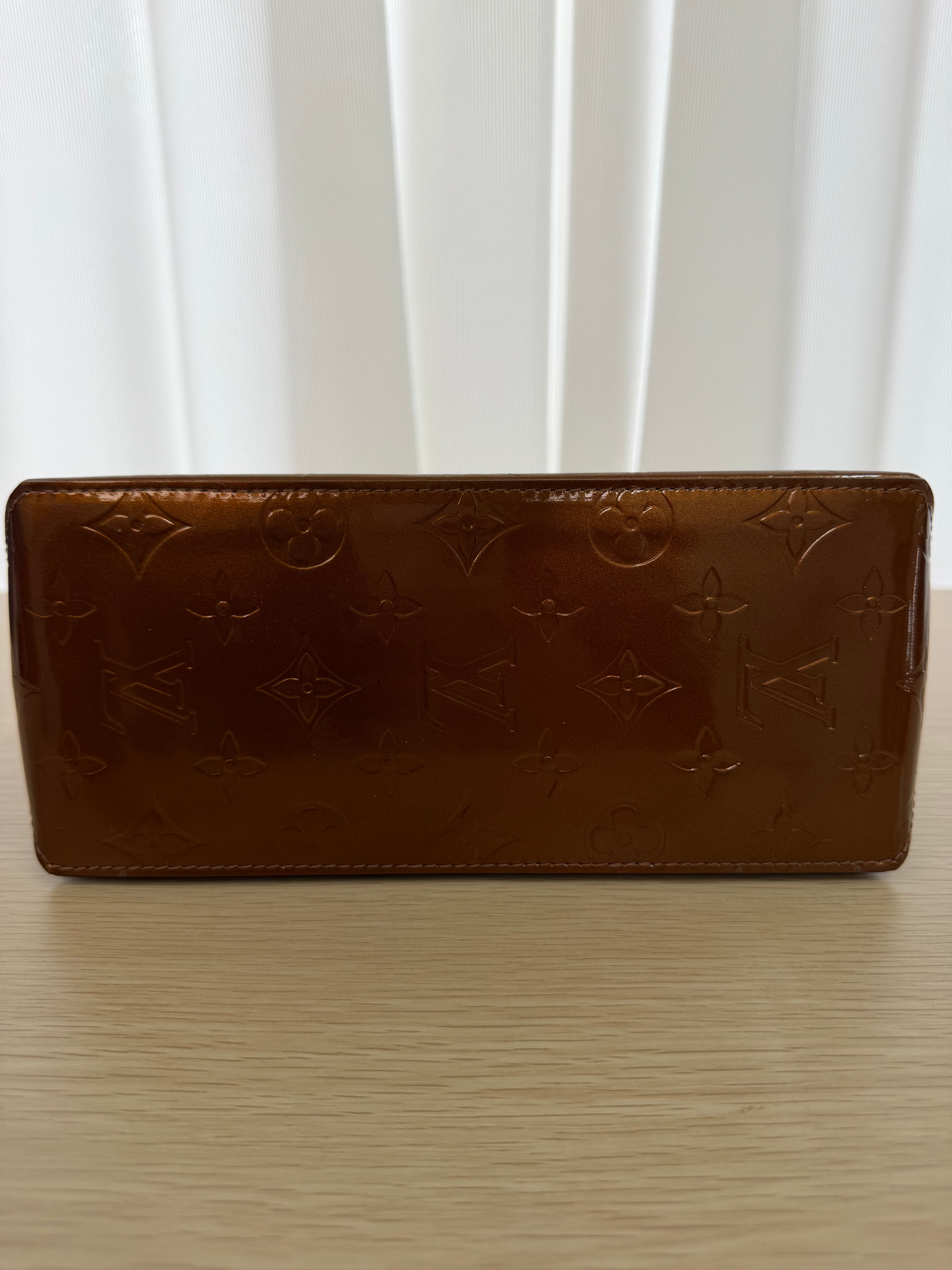 Borsa Louis Vuitton Reade PM in Pelle Vernis Color Bronzo