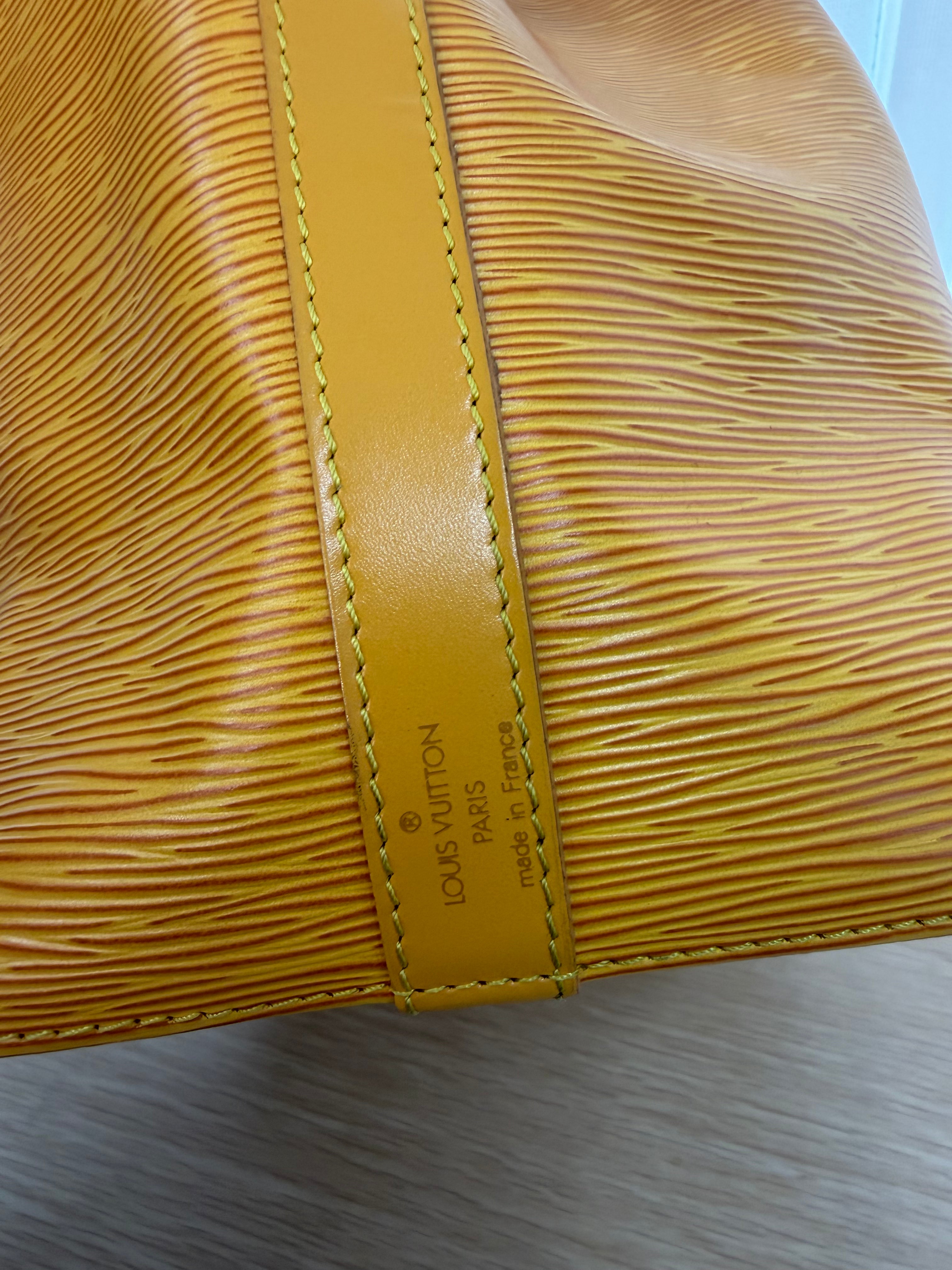 Borsa Louis Vuitton Petit Noé in Pelle Epi Color Giallo Tassil