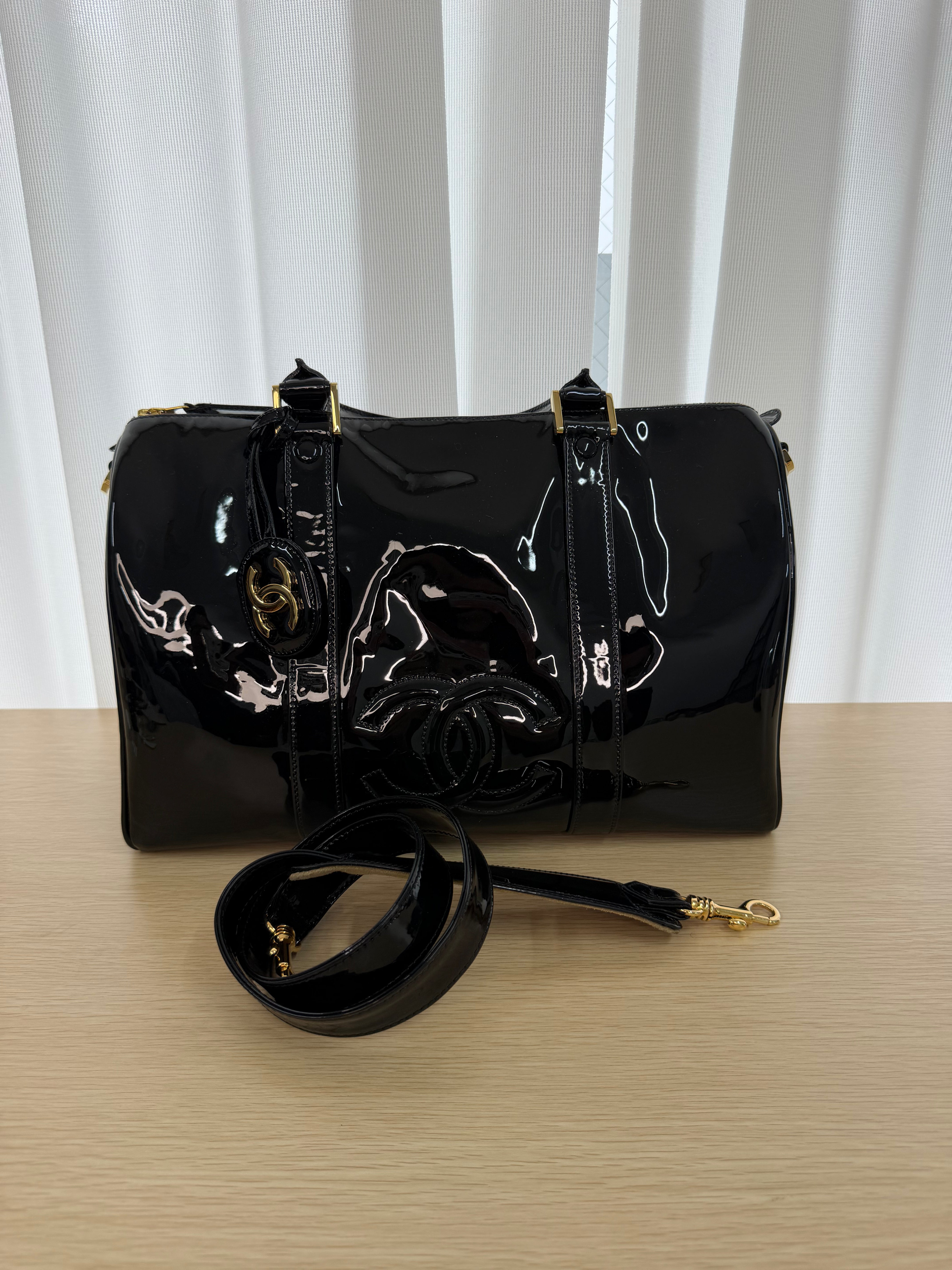Borsa Boston Timeless CC di Chanel in Pelle Verniciata Nera