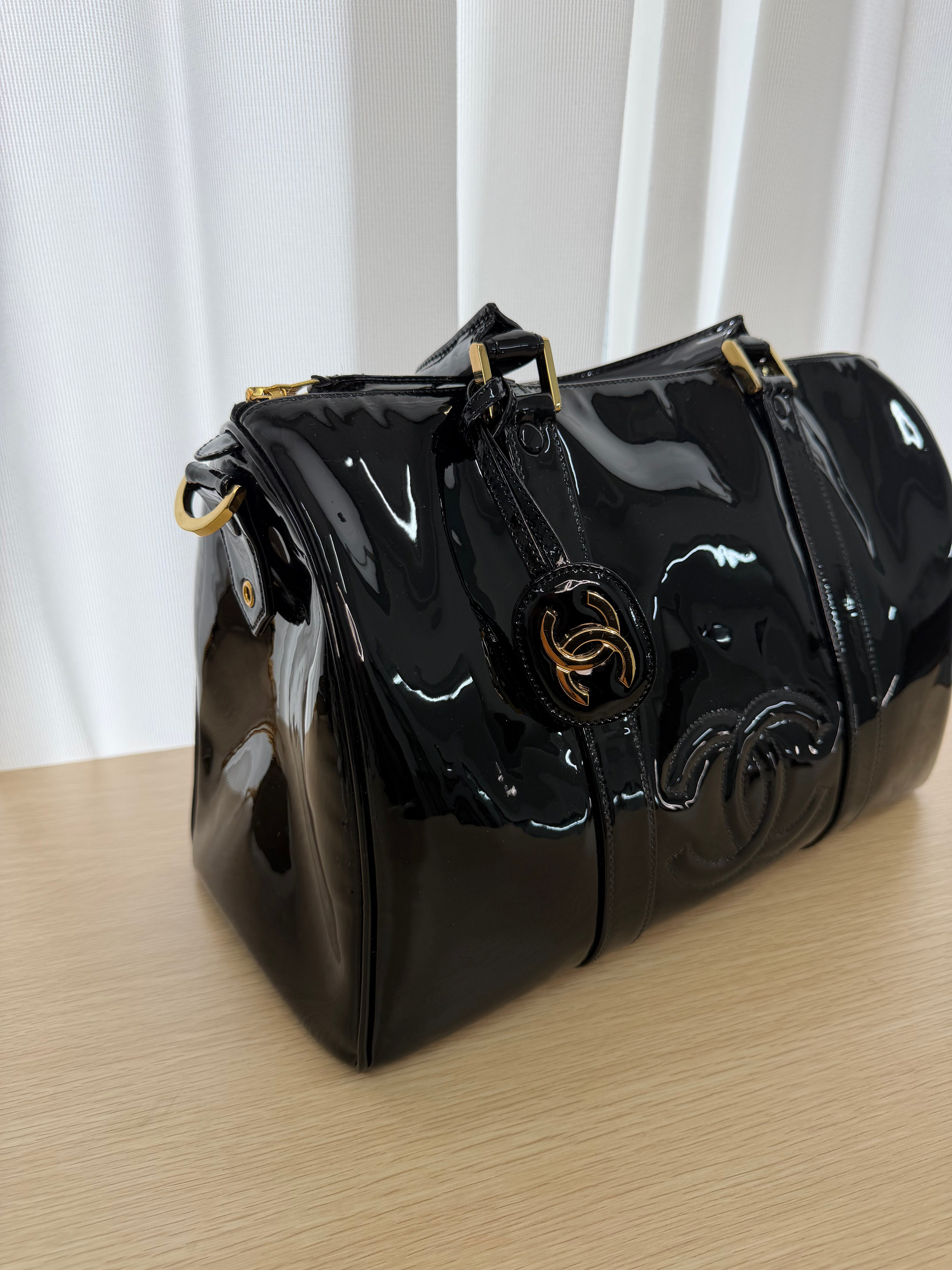 Borsa Boston Timeless CC di Chanel in Pelle Verniciata Nera