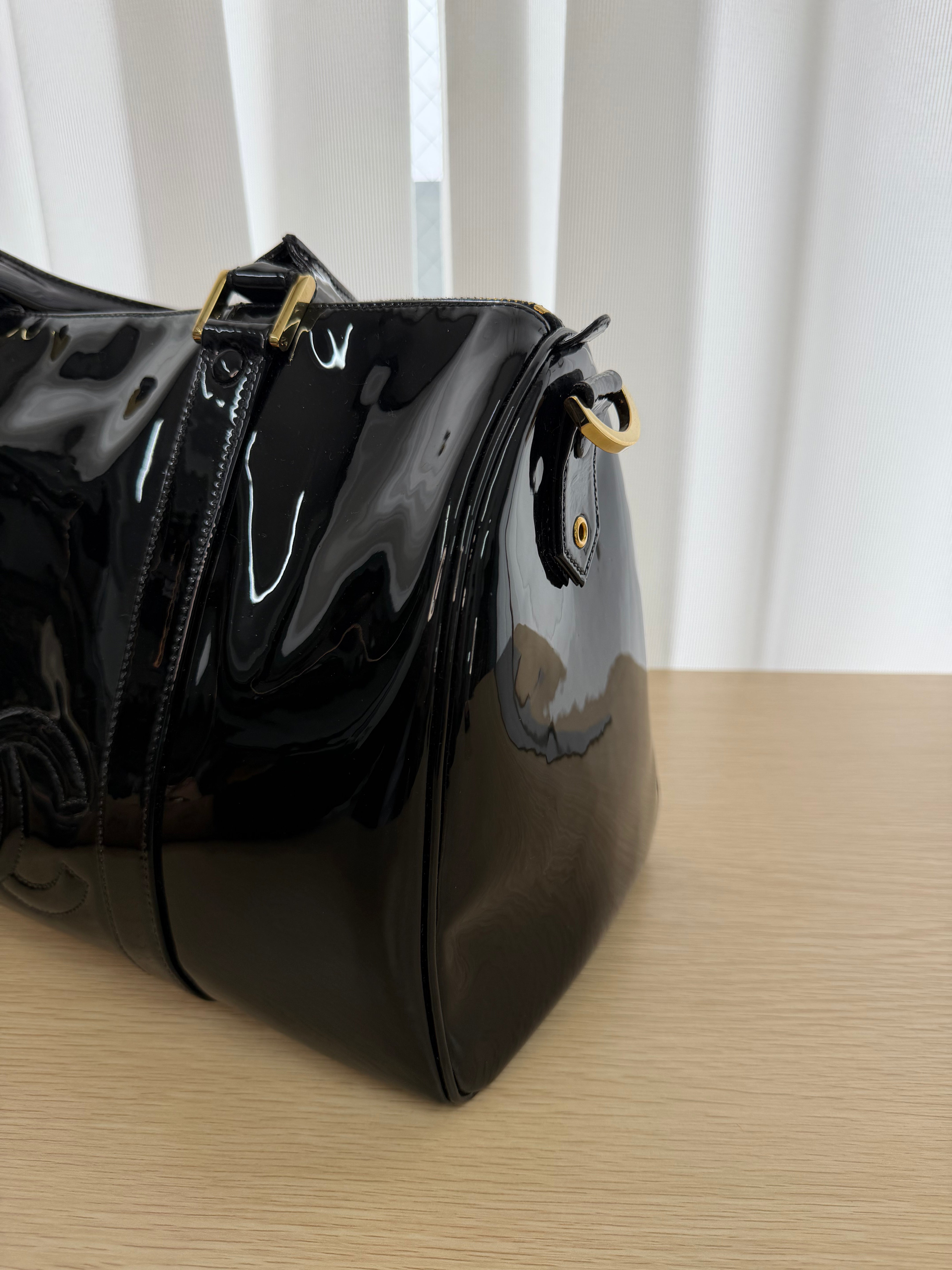 Borsa Boston Timeless CC di Chanel in Pelle Verniciata Nera