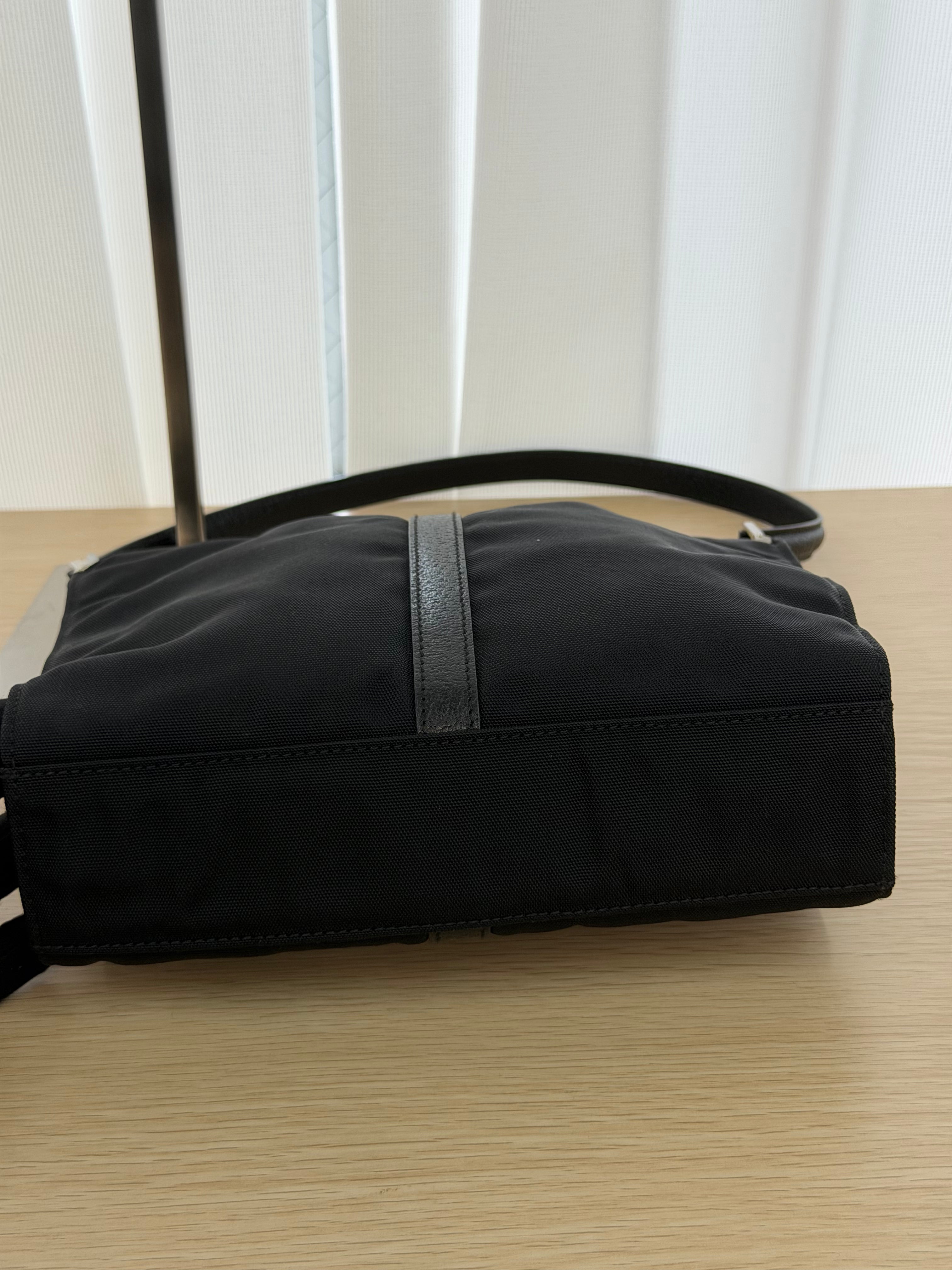 Borsa a spalla Gucci Jackie in Nylon Nero