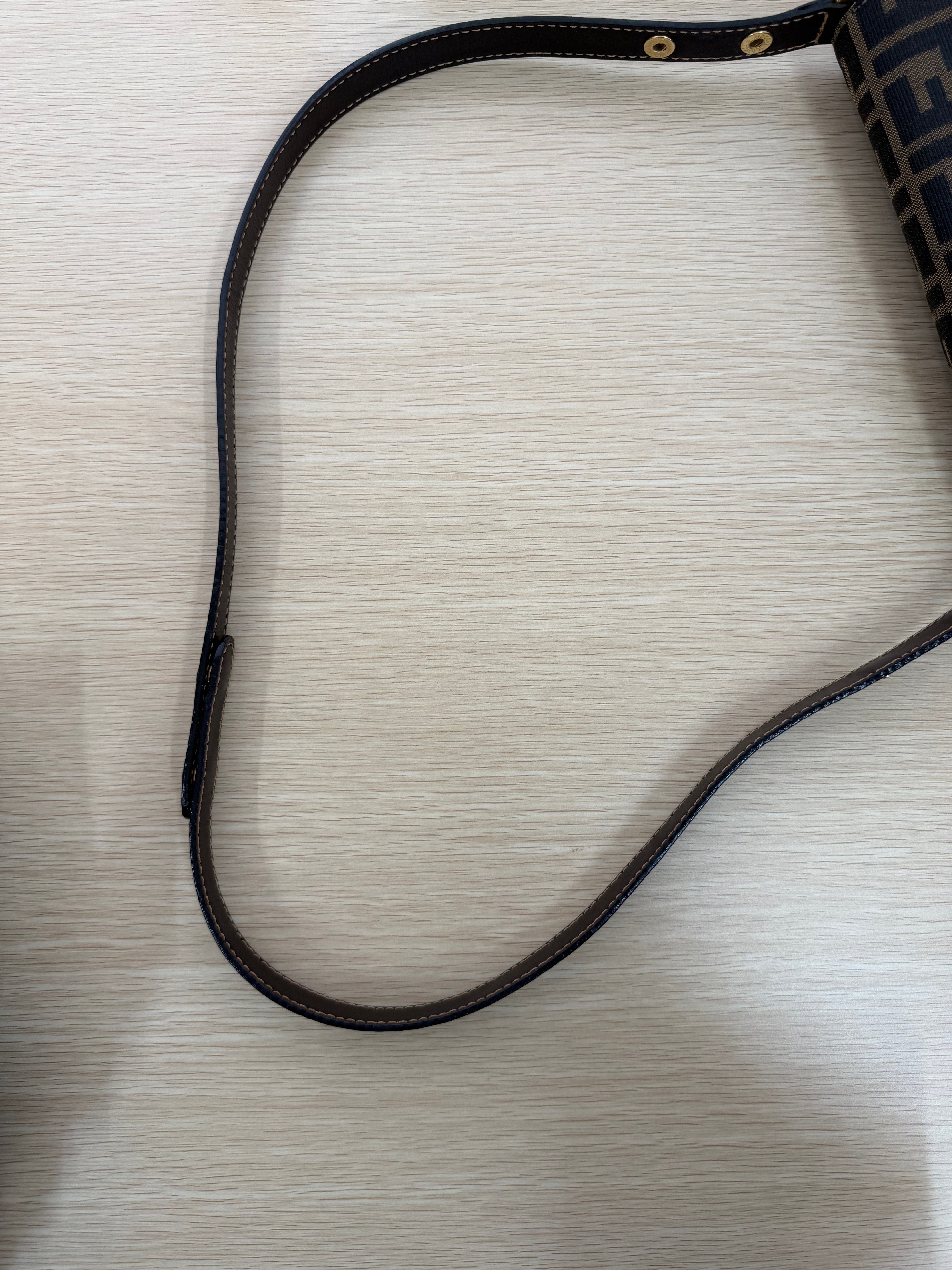 Borsa a Spalla Fendi Vintage in Tela con Iconico Motivo FF Zucca
