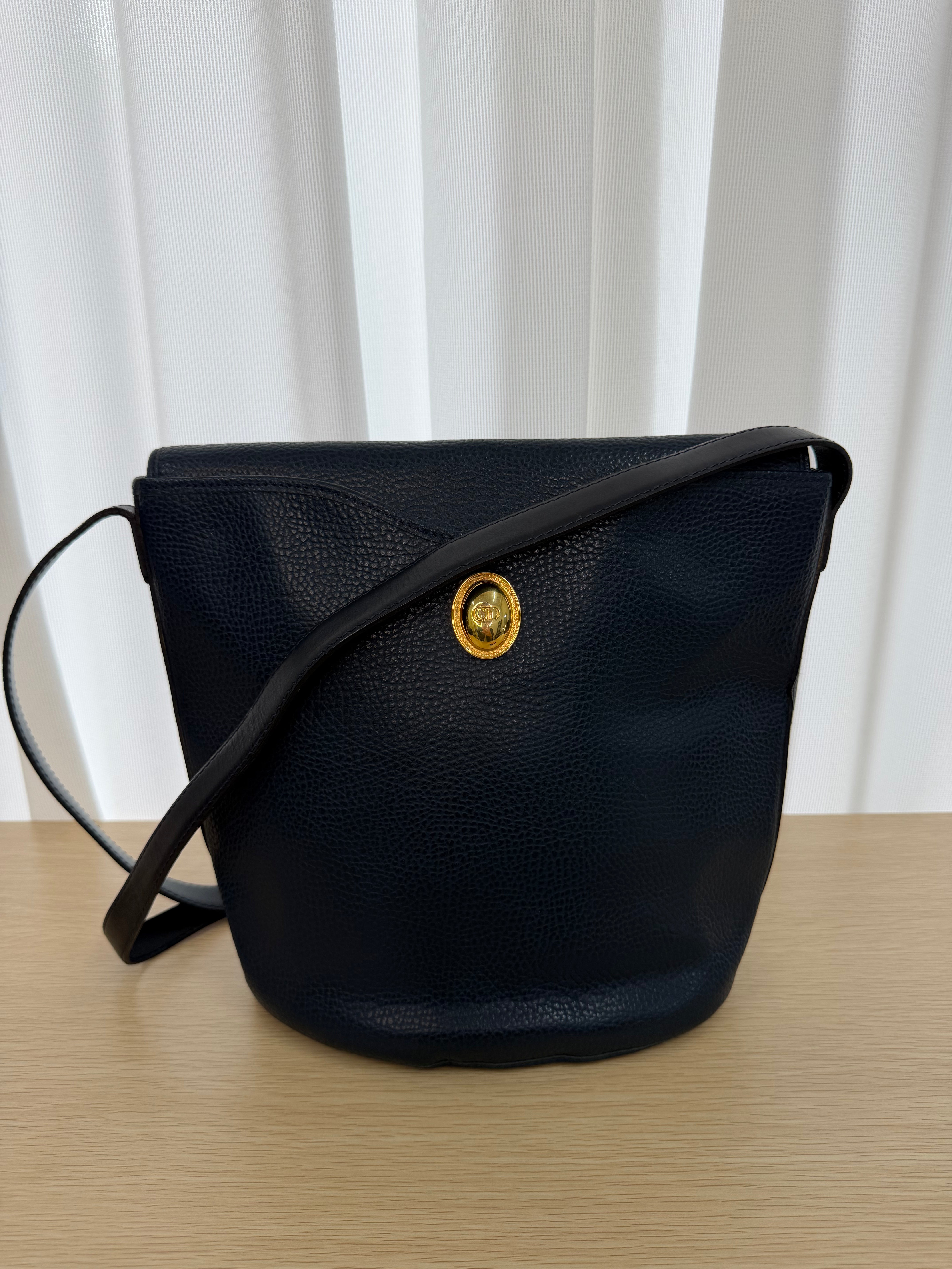 Borsa a Tracolla Vintage di Christian Dior in Pelle Martellata Blu