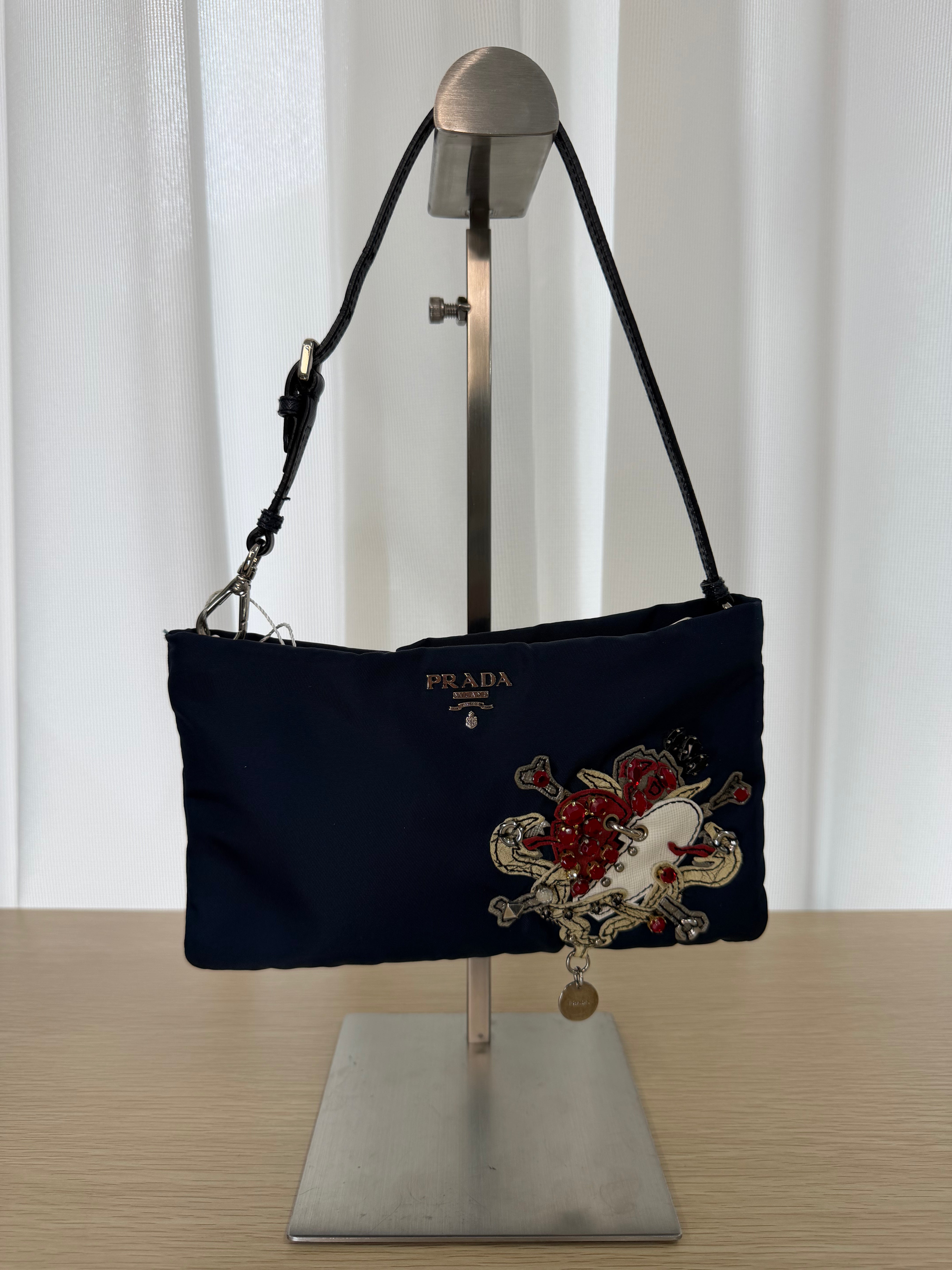 Borsa a Spalla in Nylon Blu di Prada Impreziosita con Ricami