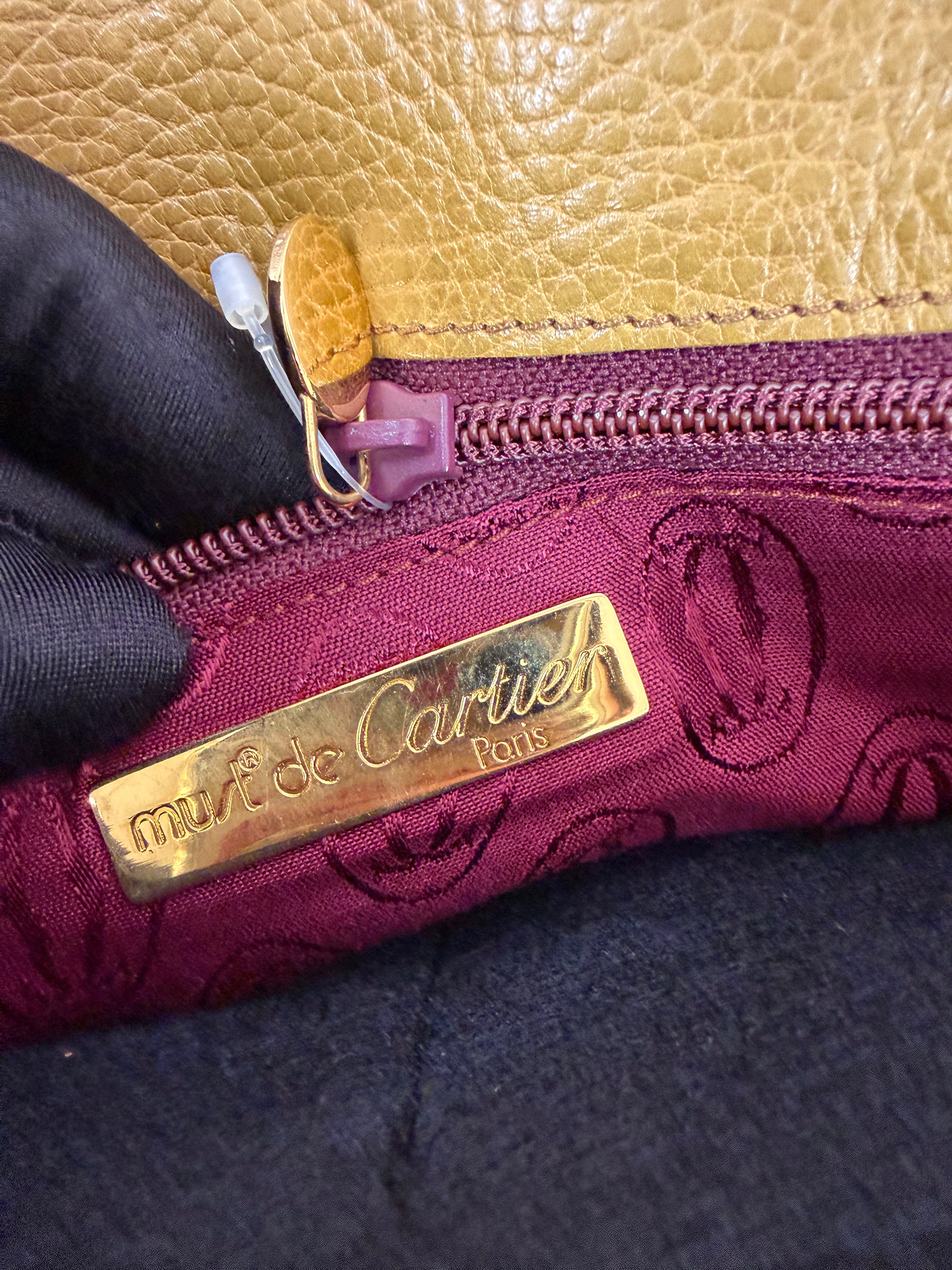 Pochette Vintage di  Cartier in Pelle Martellata