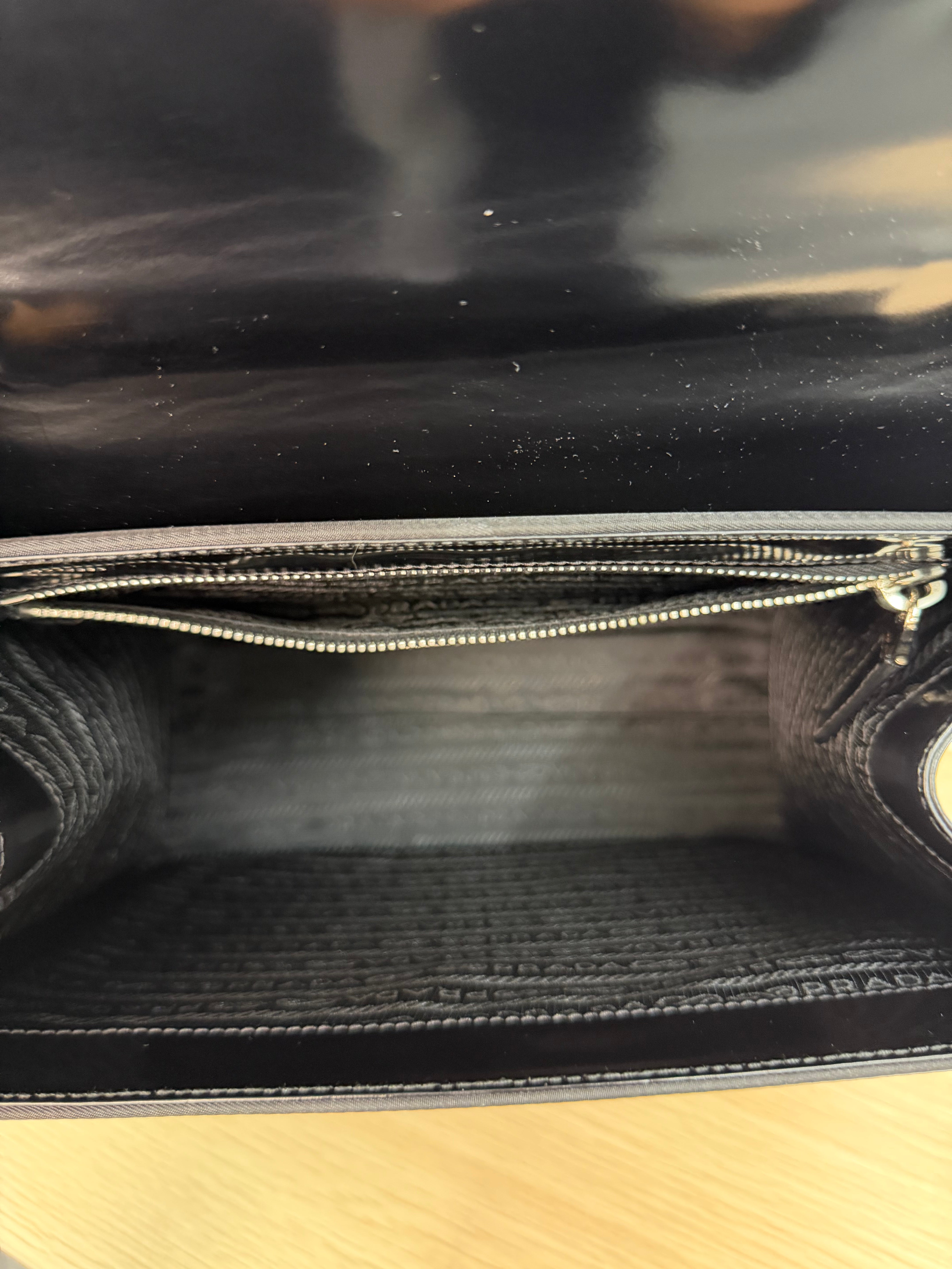 Borsa a Mano Vintage di Prada in Nylon Nero e Pelle