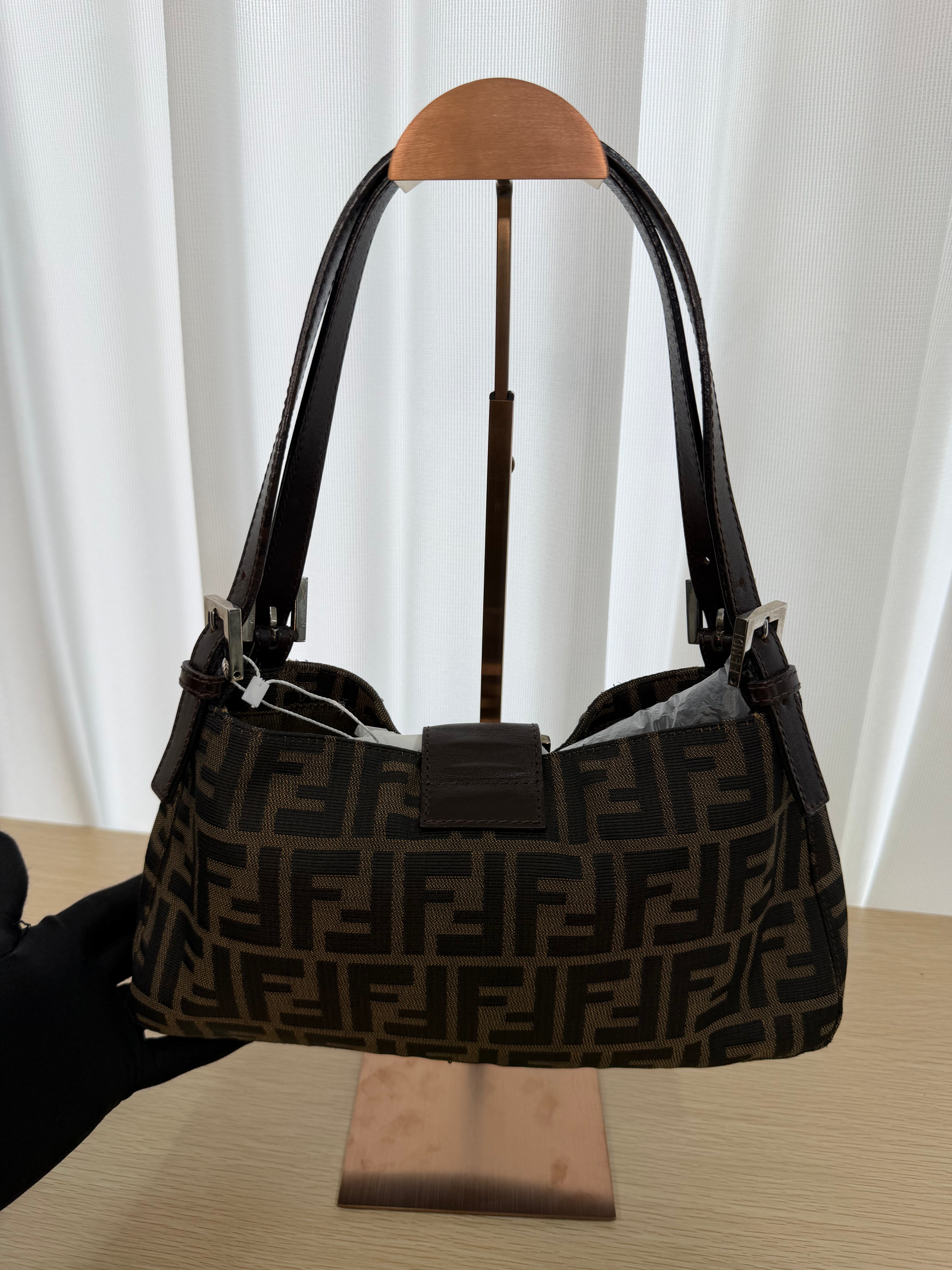 Borsa Fendi Baguette in Tela con Iconico Motivo Zucca Marrone