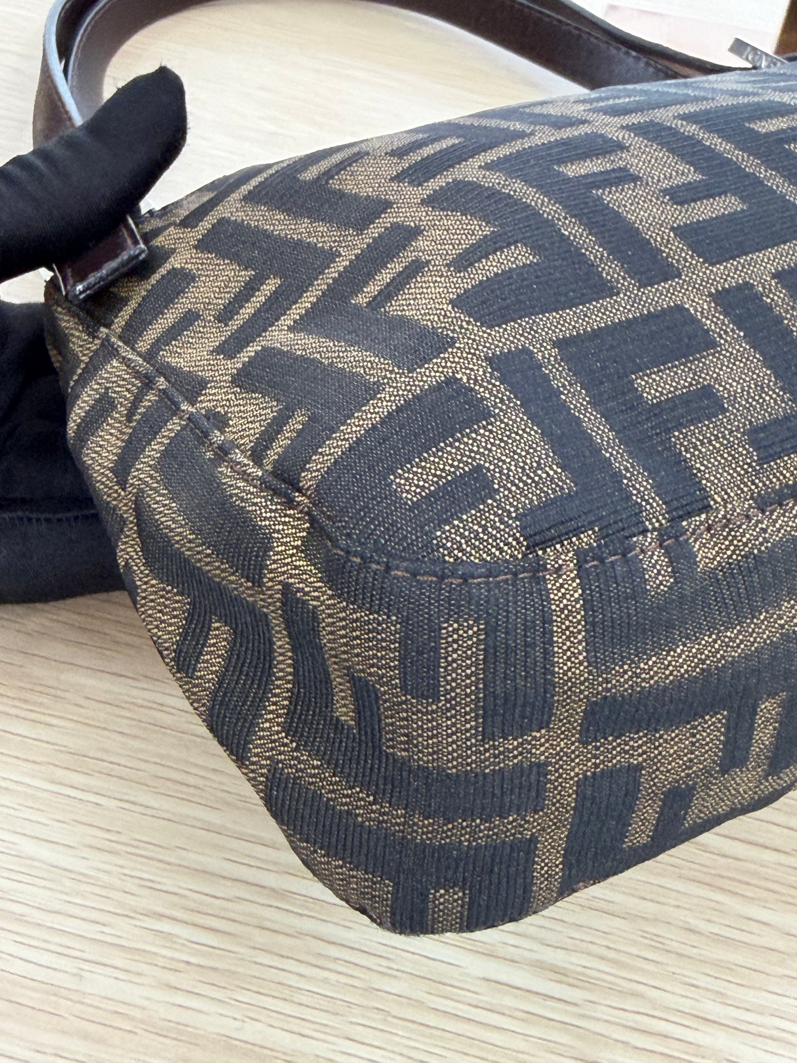 Borsa Fendi Baguette in Tela con Iconico Motivo Zucca Marrone