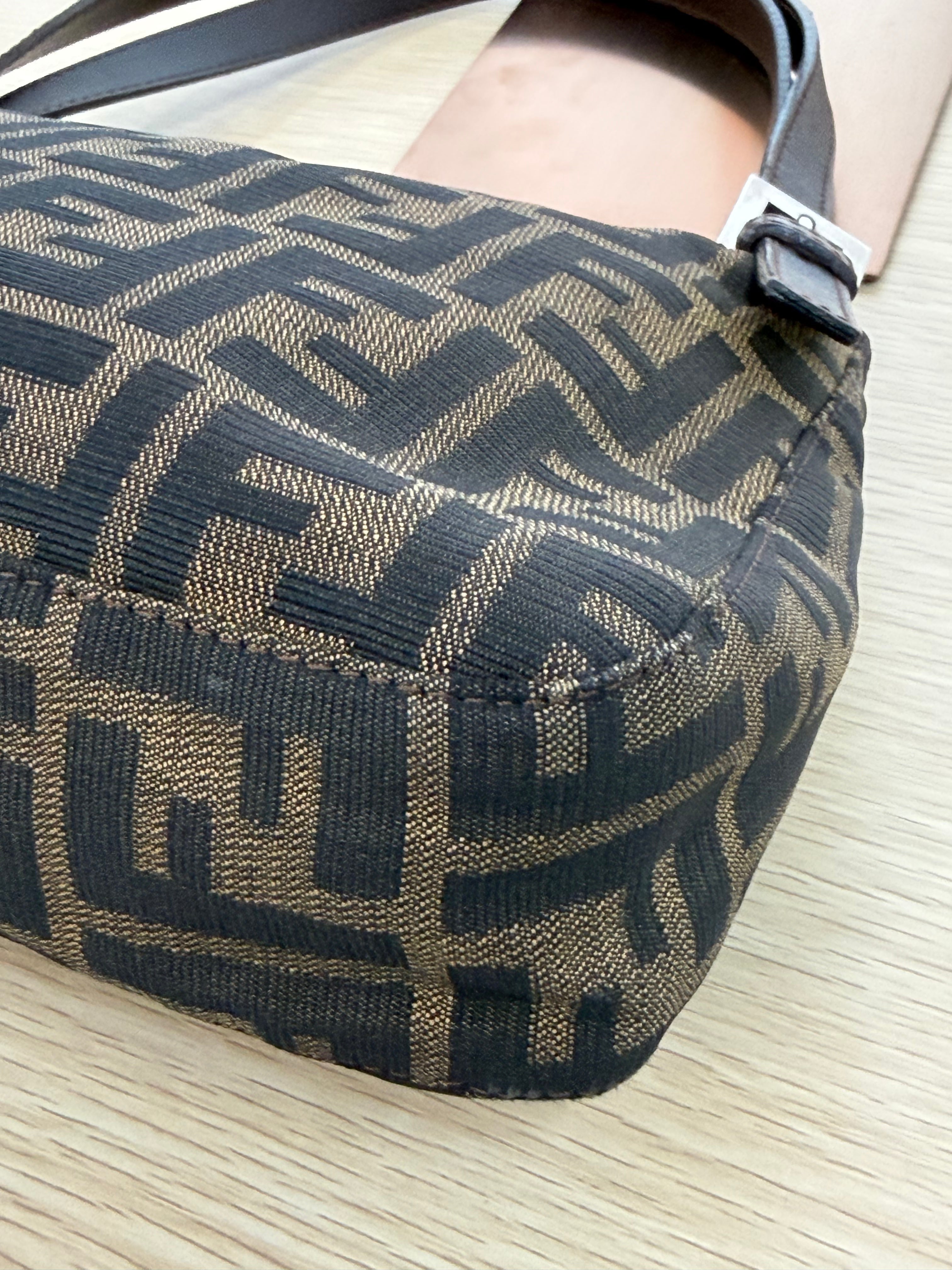 Borsa Fendi Baguette in Tela con Iconico Motivo Zucca Marrone