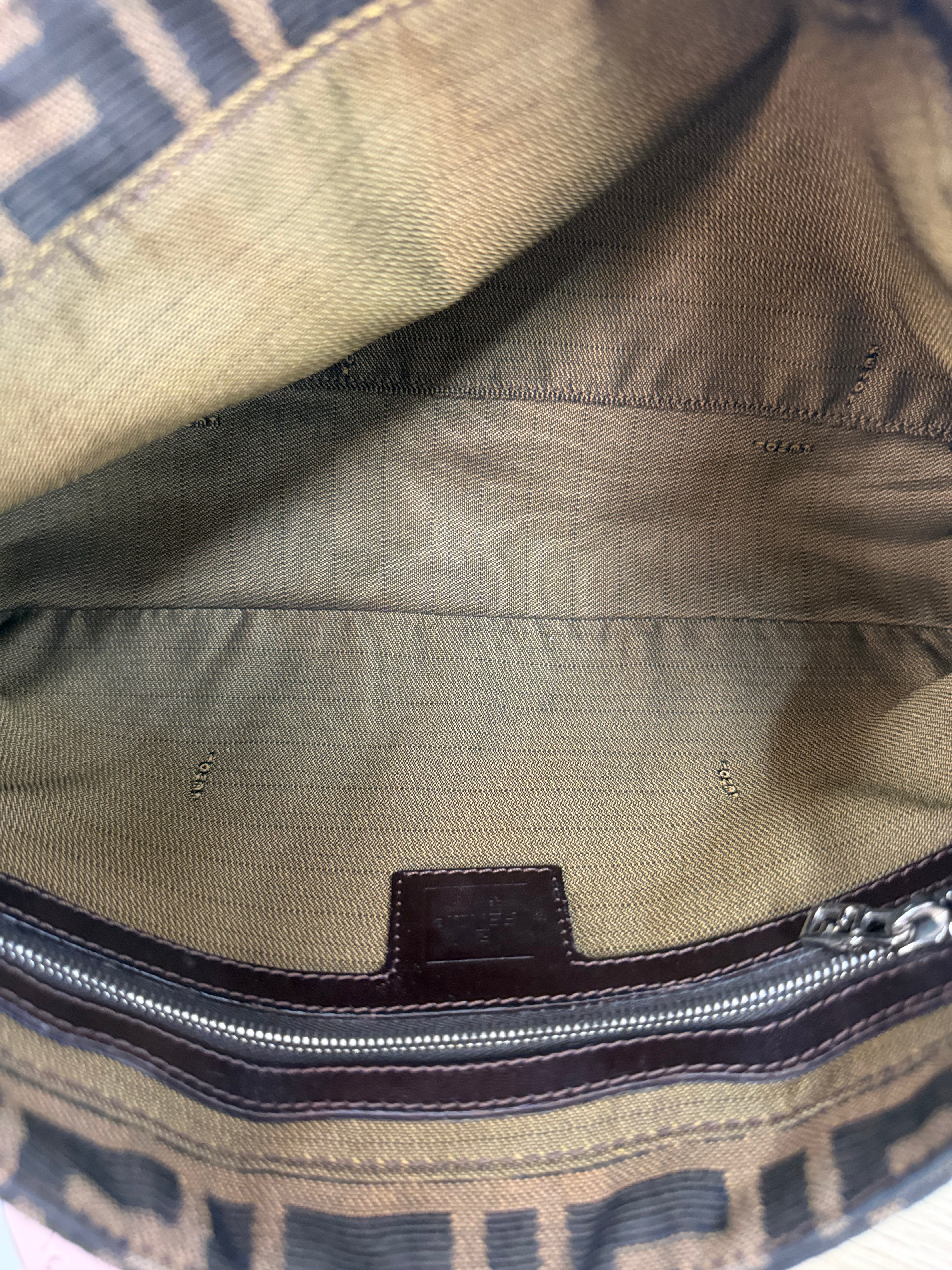 Borsa Fendi Baguette in Tela con Iconico Motivo Zucca Marrone