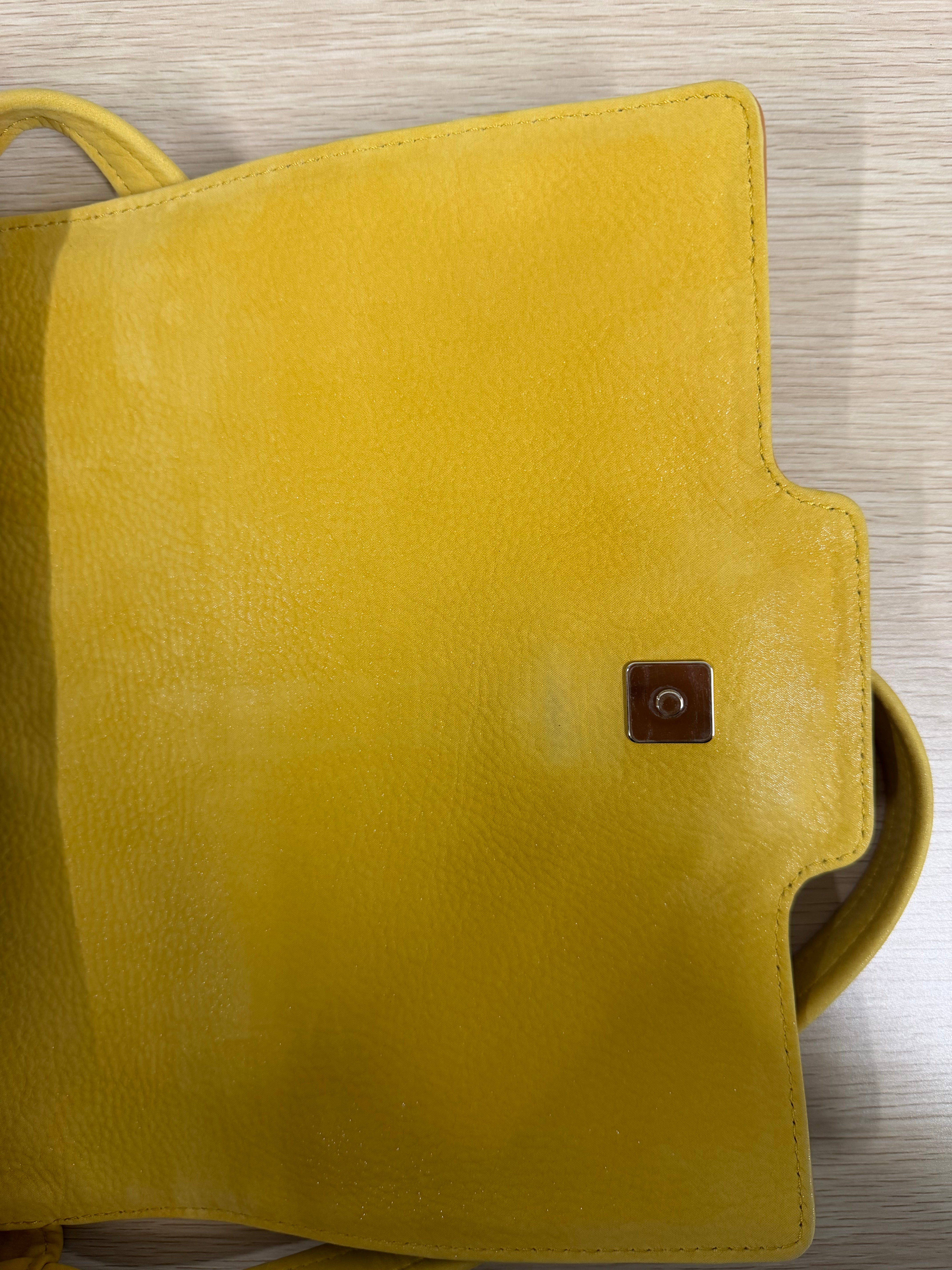Borsa Fendi Mamma Baguette in Pelle Gialla