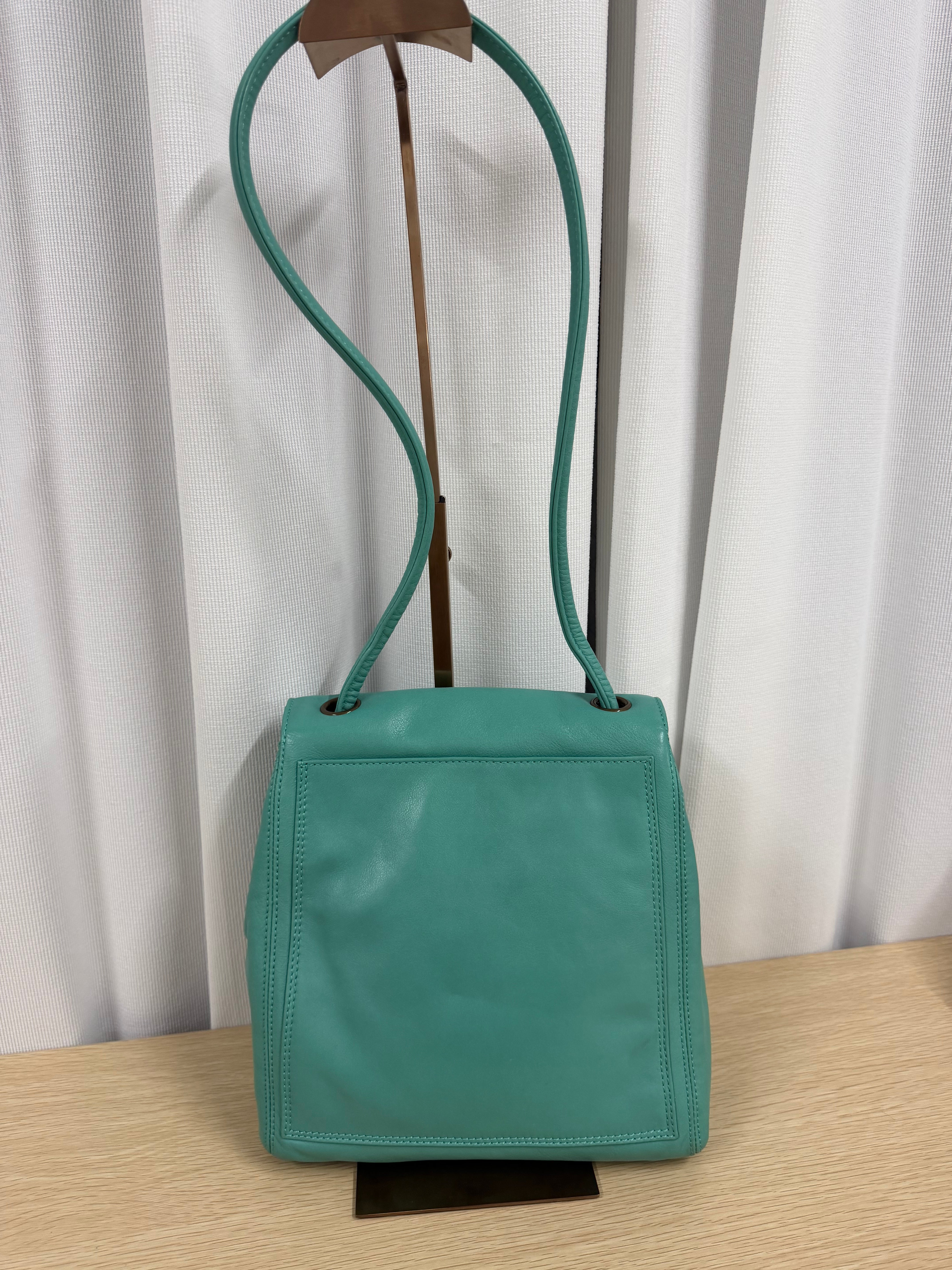 Borsa a Spalla Vintage in Nappa di Chanel in Tonalità Turchese