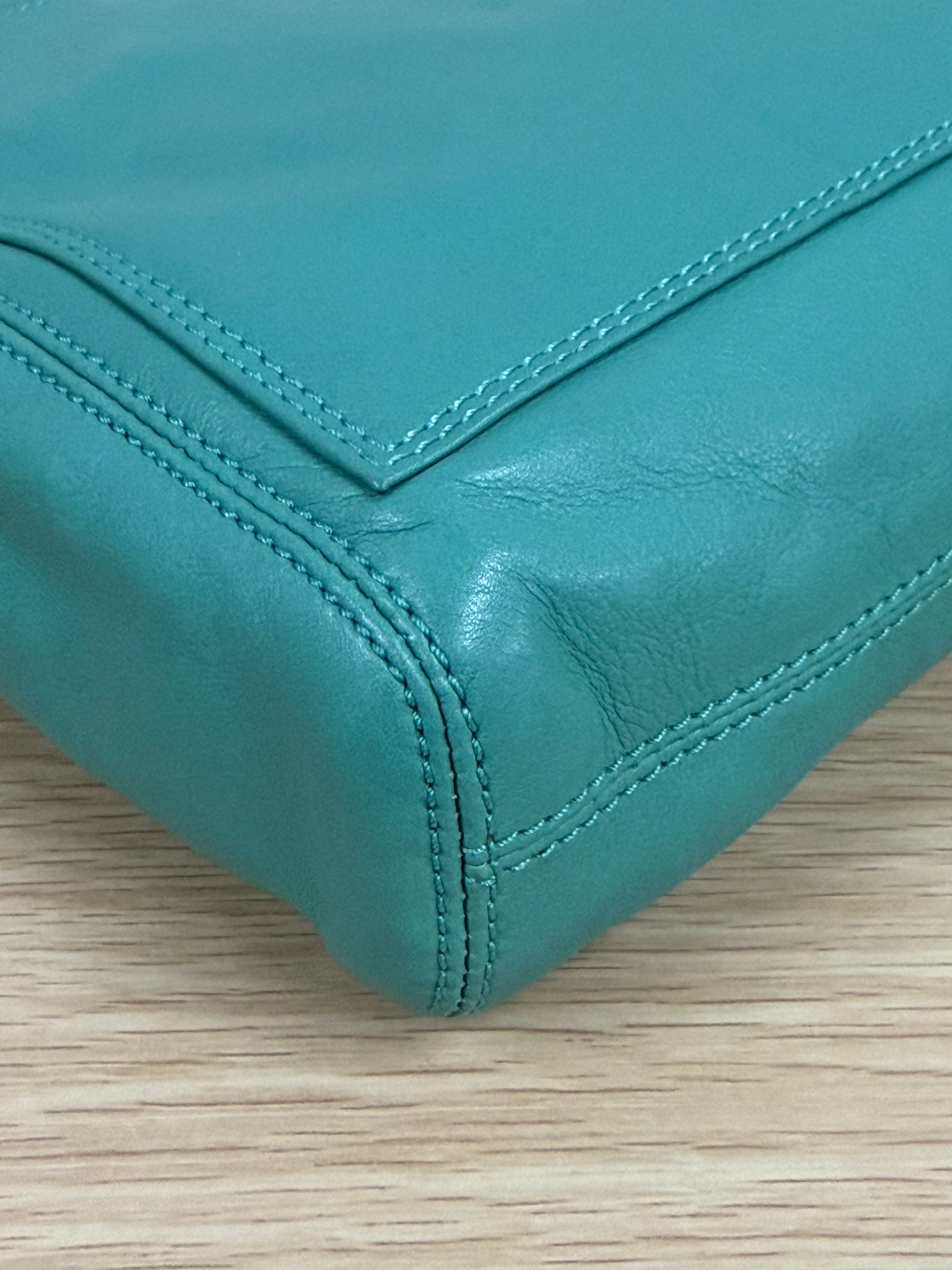 Borsa a Spalla Vintage in Nappa di Chanel in Tonalità Turchese