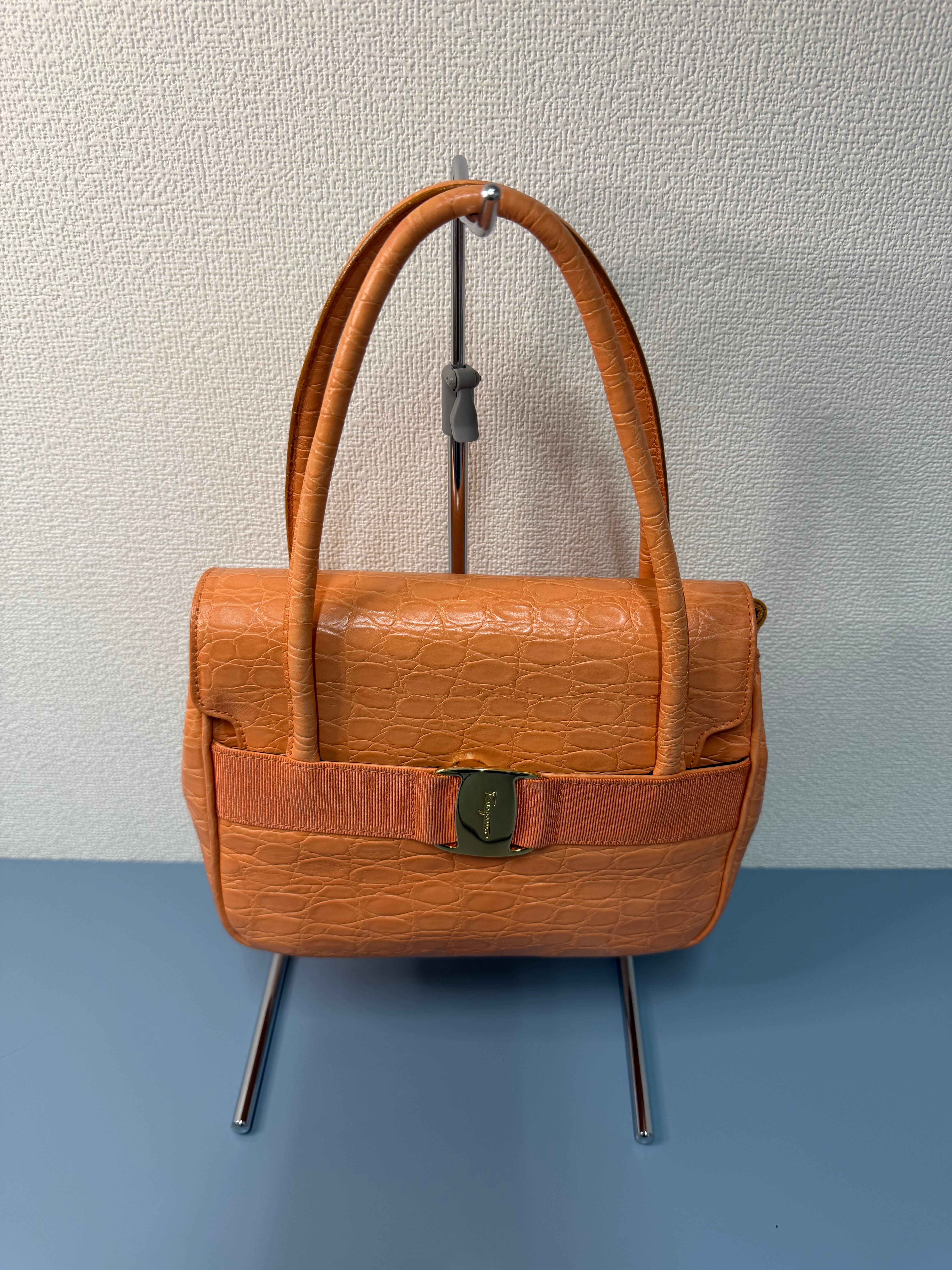 Borsa a Mano Salvatore Ferragamo in Pelle Arancione con Stampa Coccodrillo