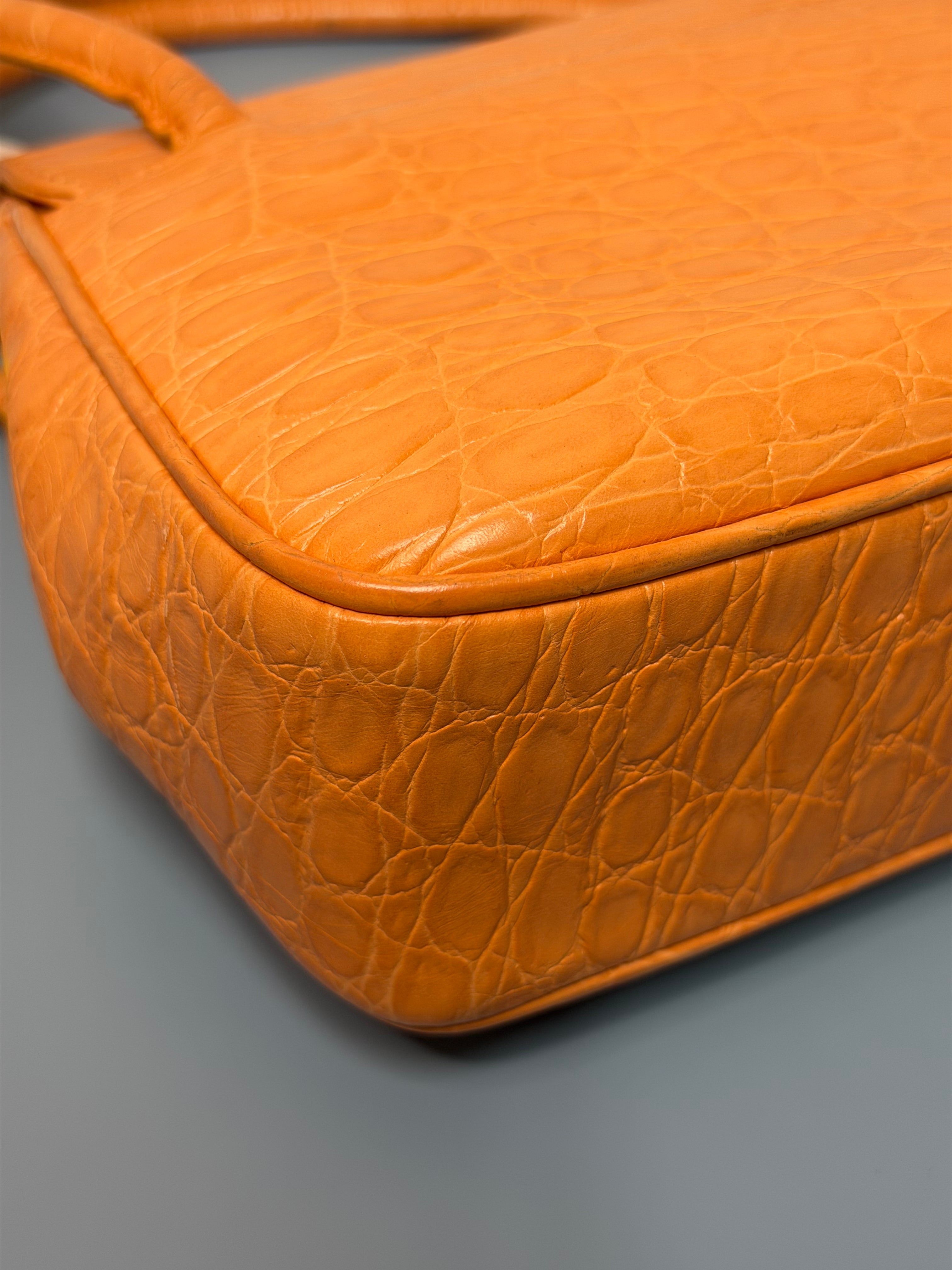Borsa a Mano Salvatore Ferragamo in Pelle Arancione con Stampa Coccodrillo