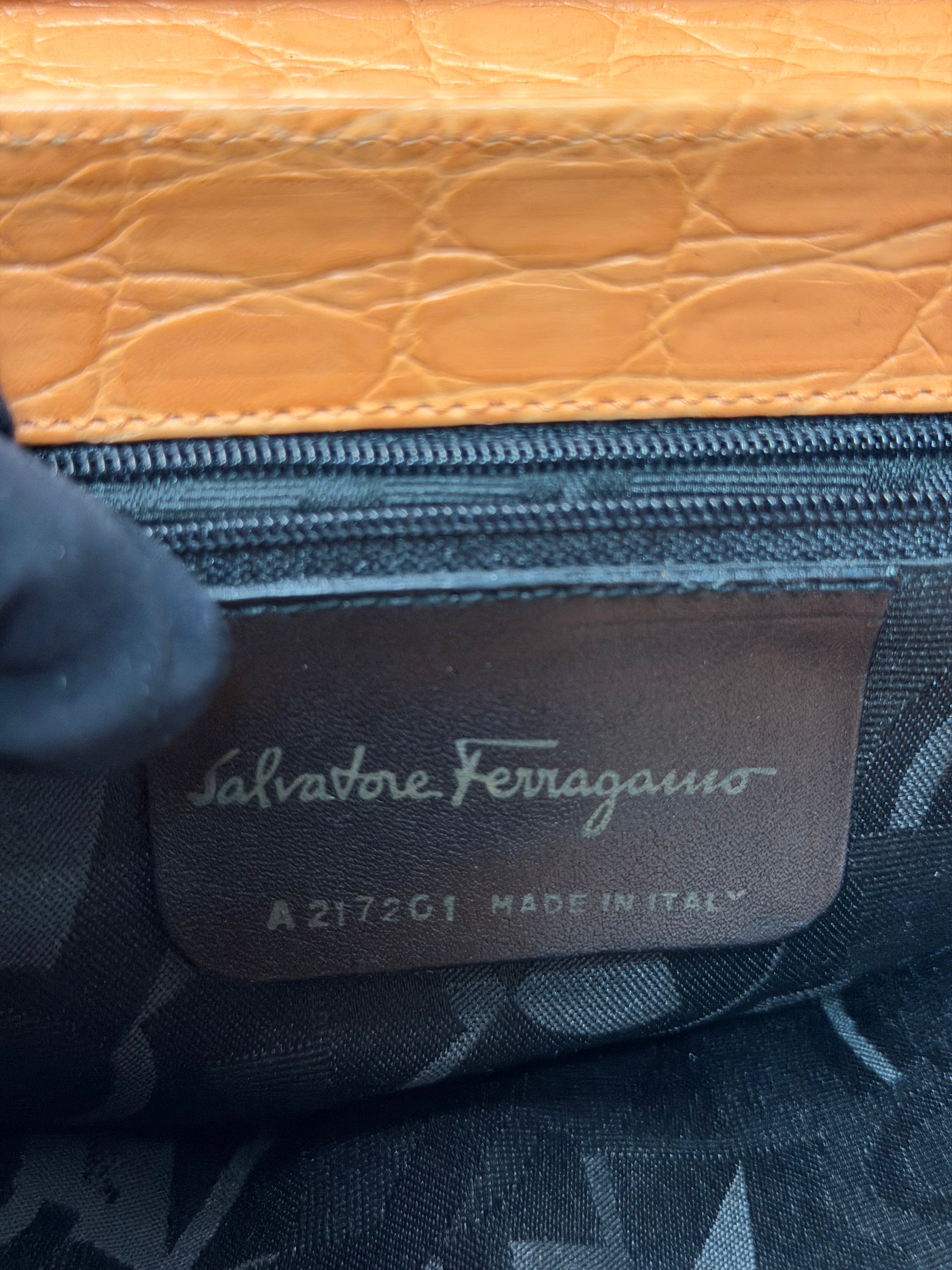 Borsa a Mano Salvatore Ferragamo in Pelle Arancione con Stampa Coccodrillo
