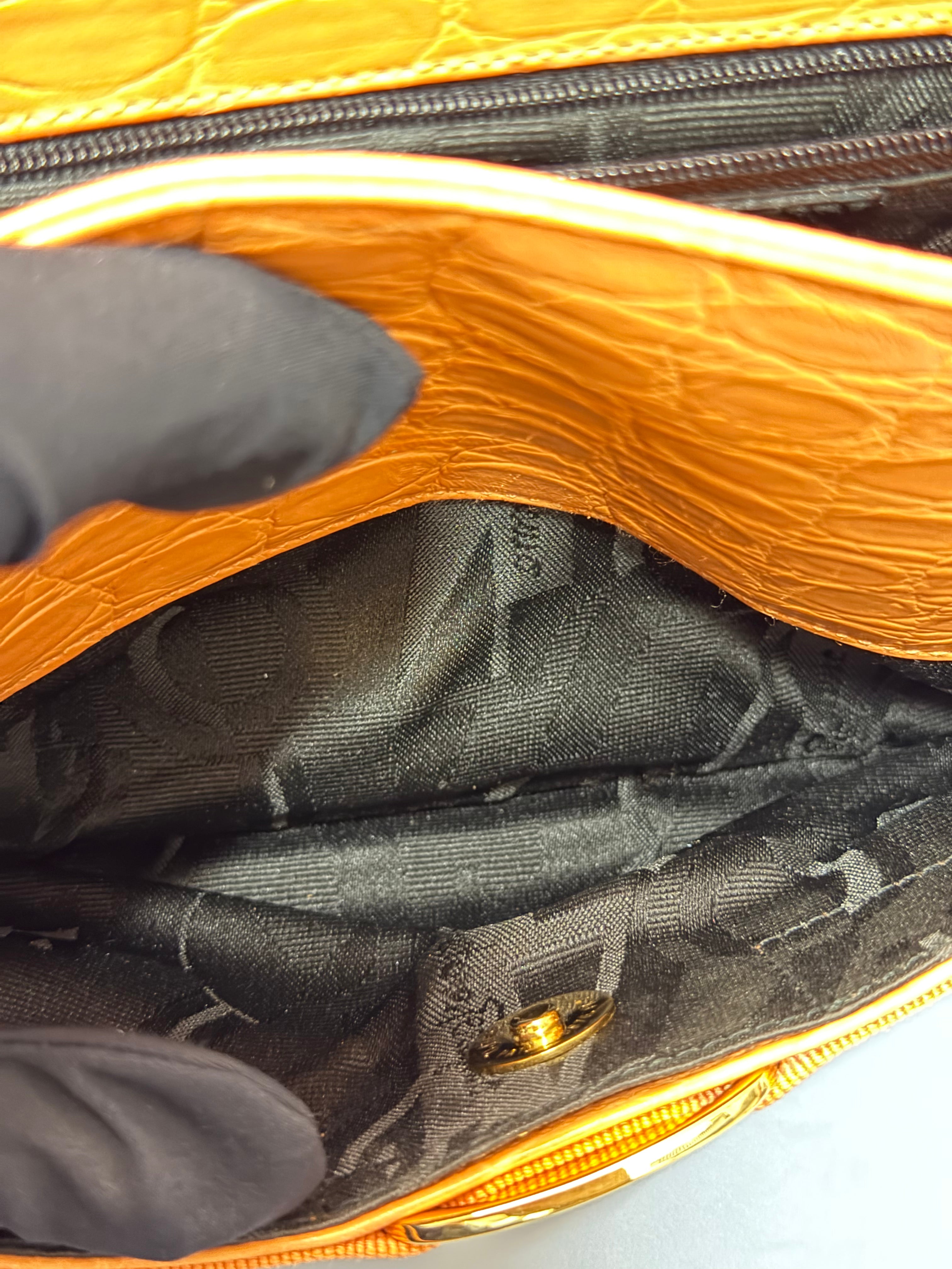 Borsa a Mano Salvatore Ferragamo in Pelle Arancione con Stampa Coccodrillo