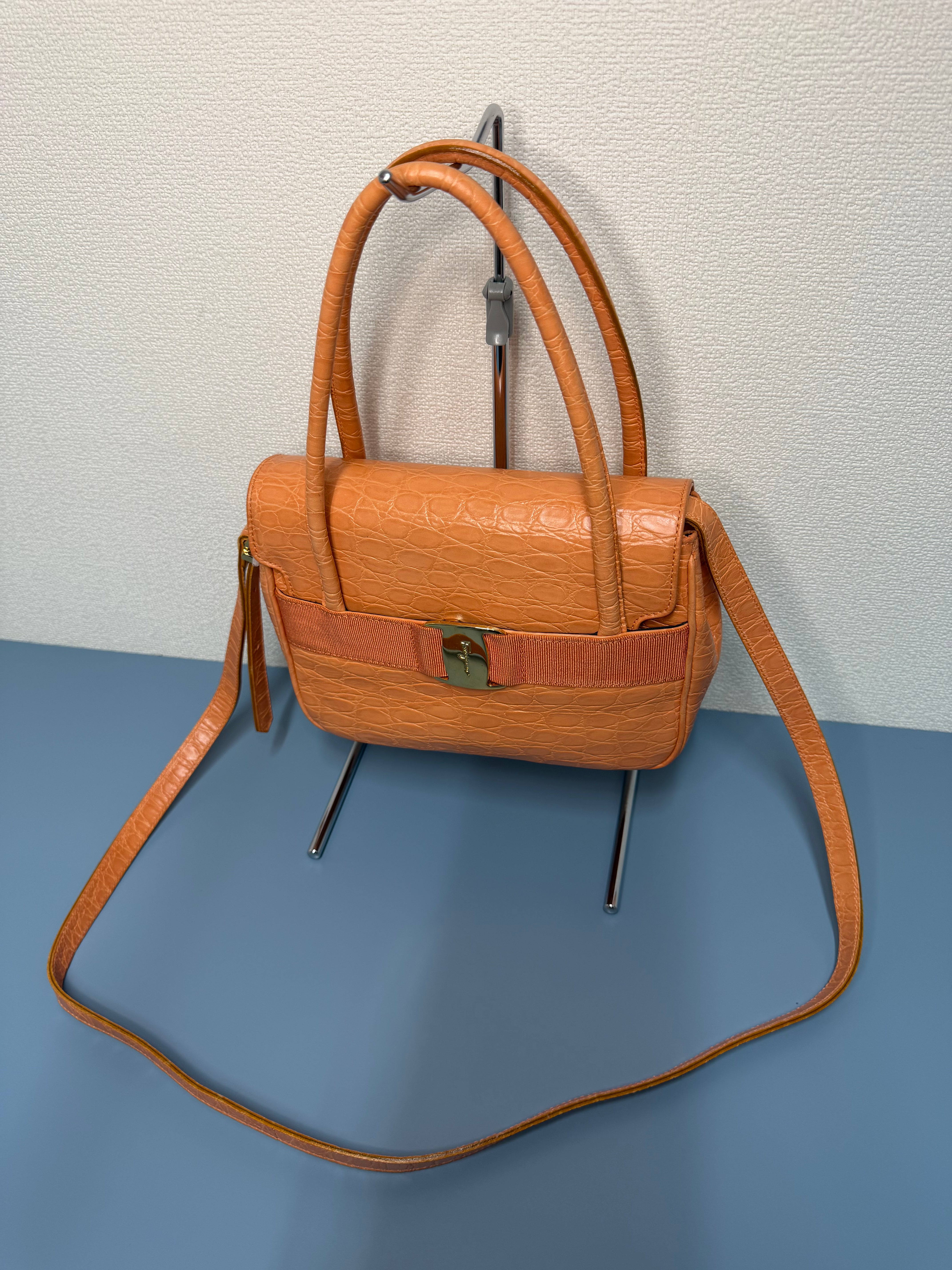 Borsa a Mano Salvatore Ferragamo in Pelle Arancione con Stampa Coccodrillo