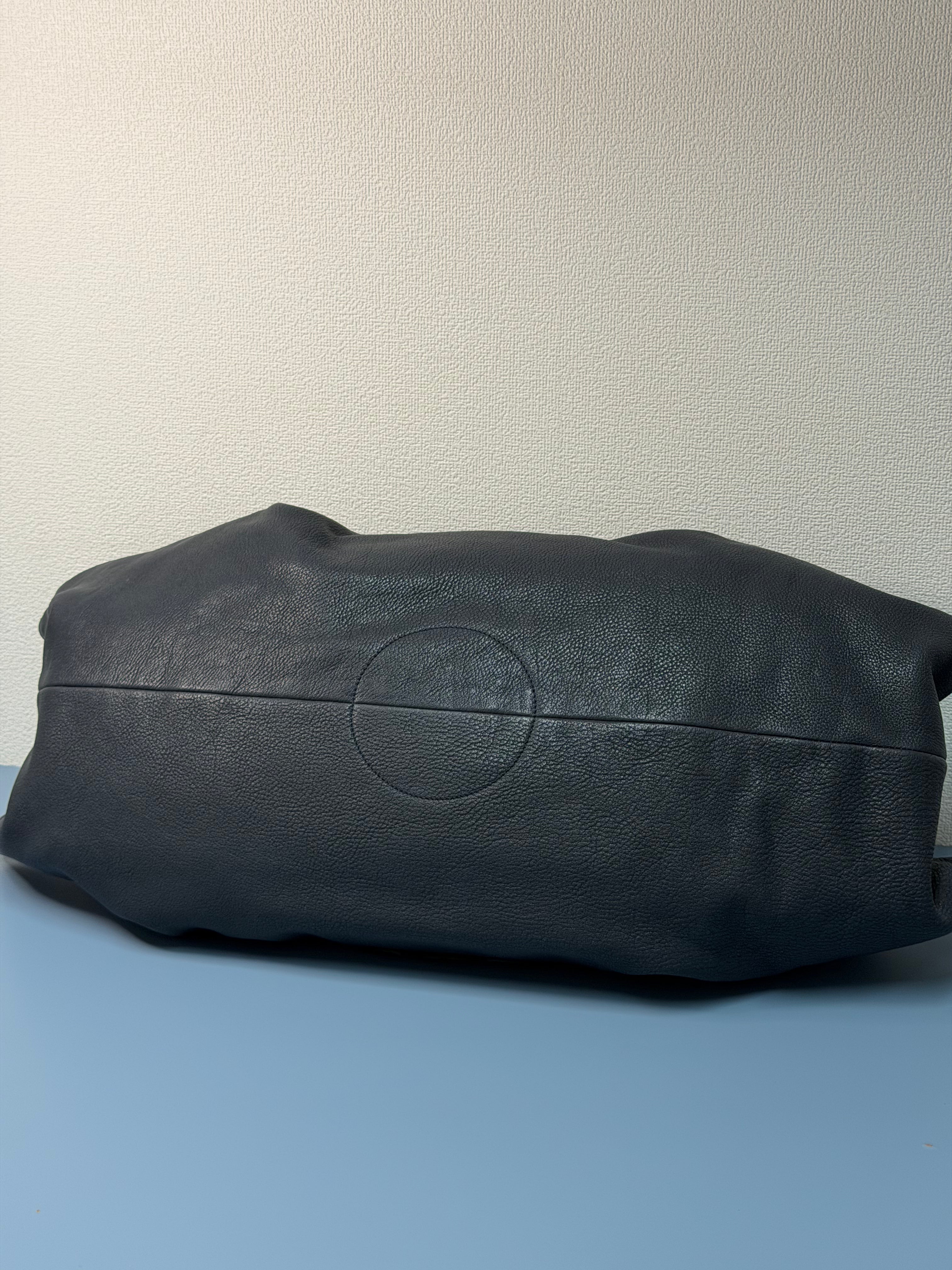 Borsa Loewe Aire con Logo Anagram in Rilievo