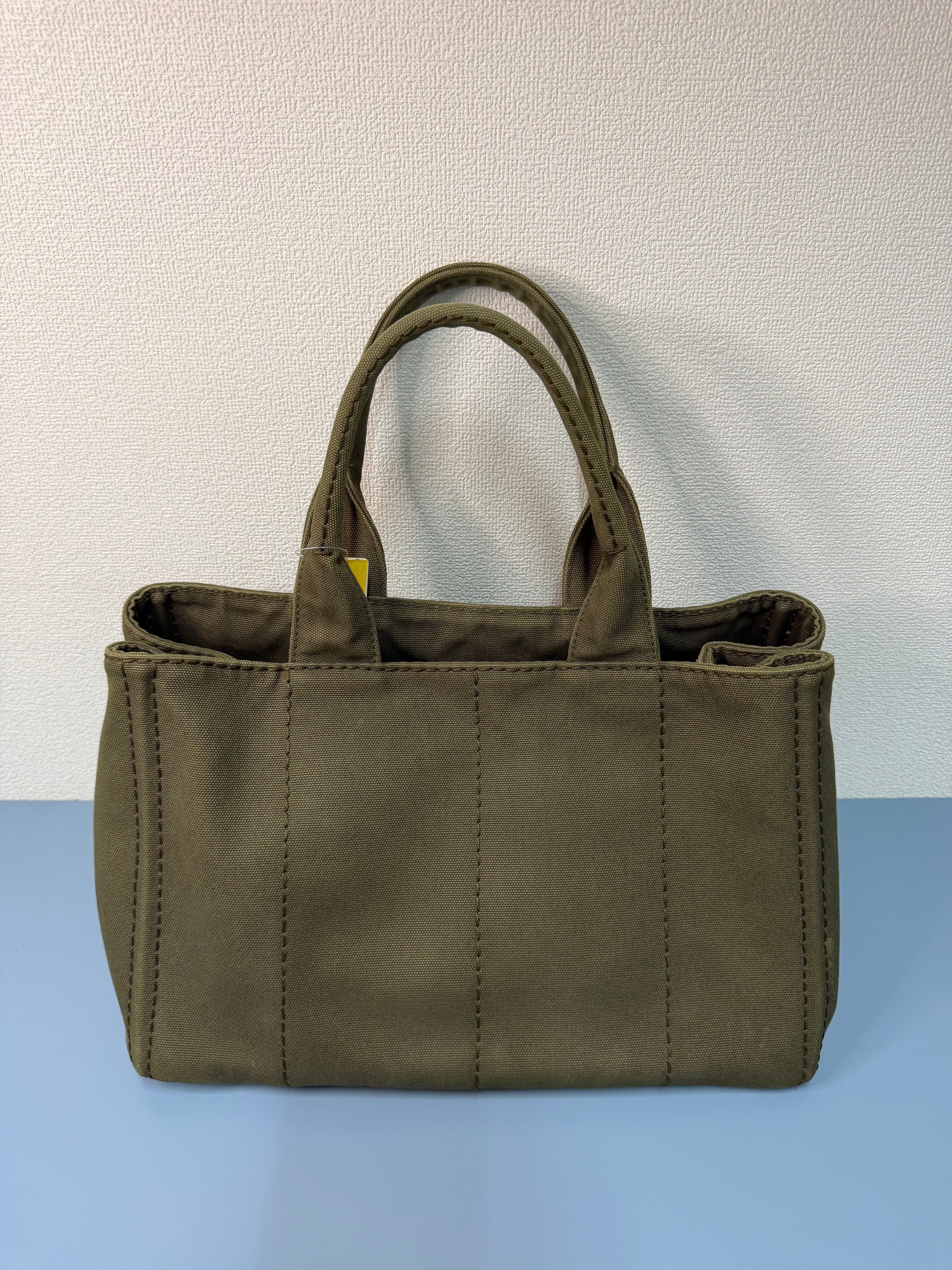 Borsa Prada Canapa in Tela di Colore Verde