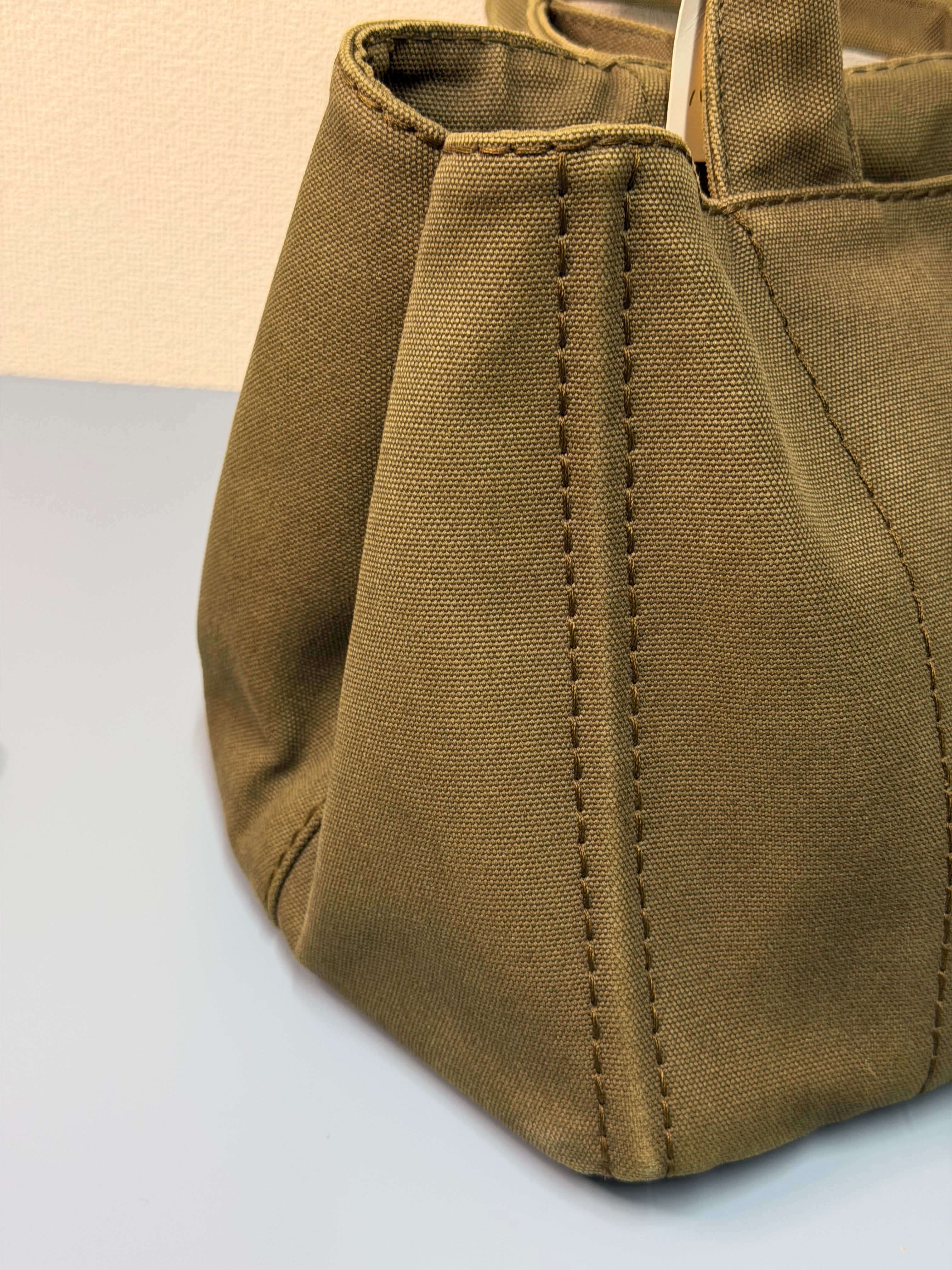 Borsa Prada Canapa in Tela di Colore Verde