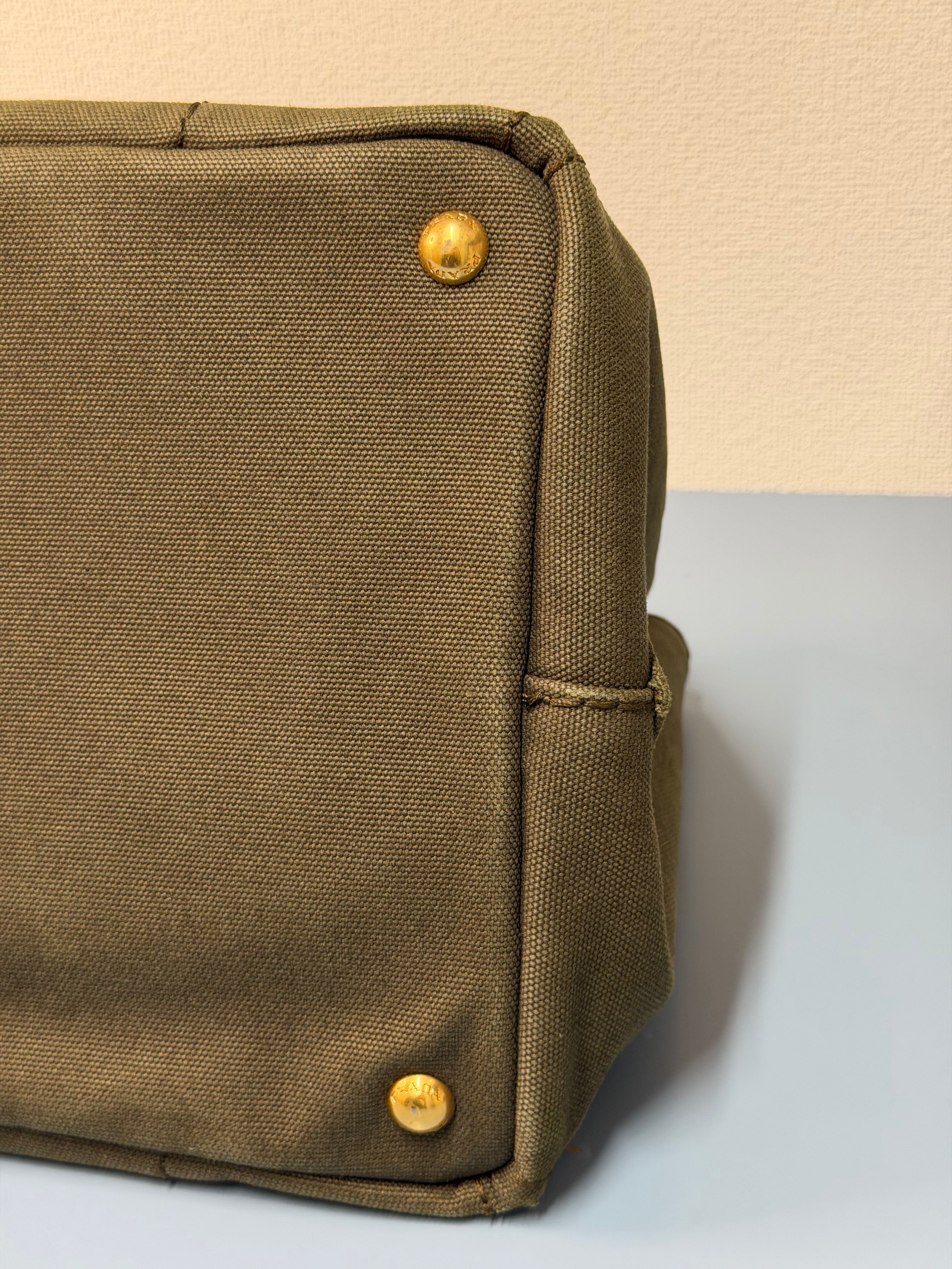 Borsa Prada Canapa in Tela di Colore Verde
