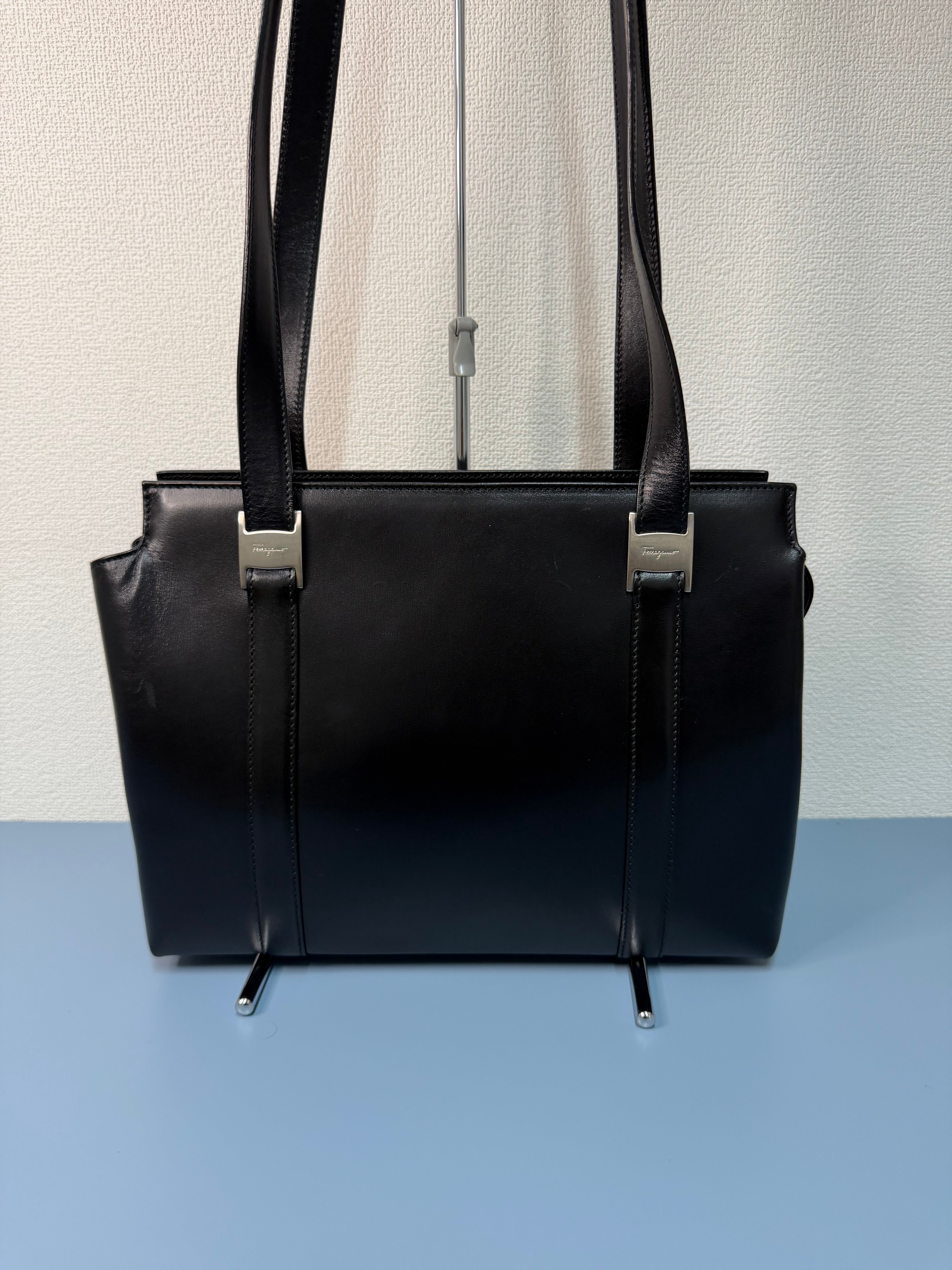 Borsa Tote Vintage di Salvatore Ferragamo in Pelle Nera