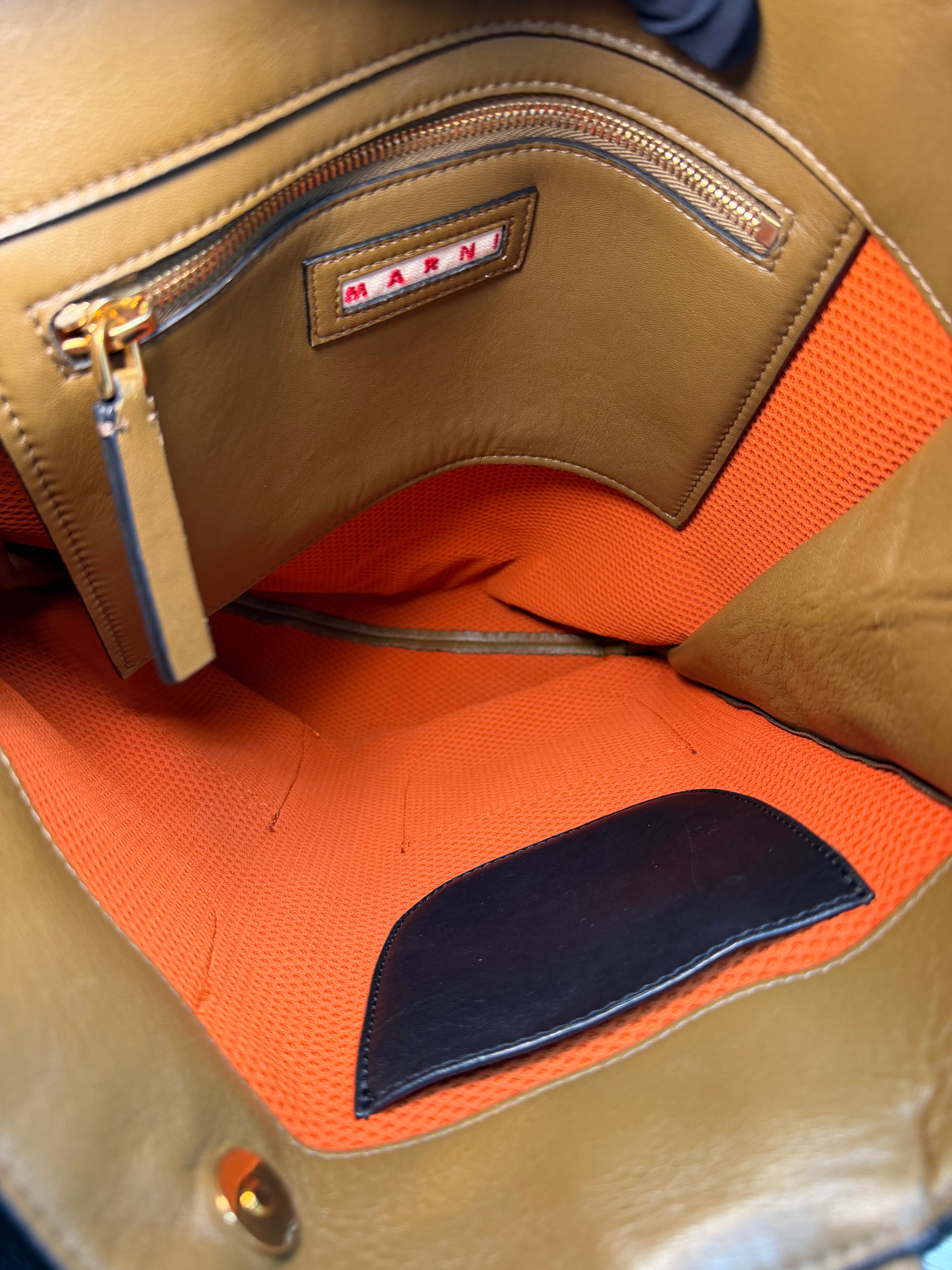 Borsa Multipocket Tote in Pelle Marrone di Marni