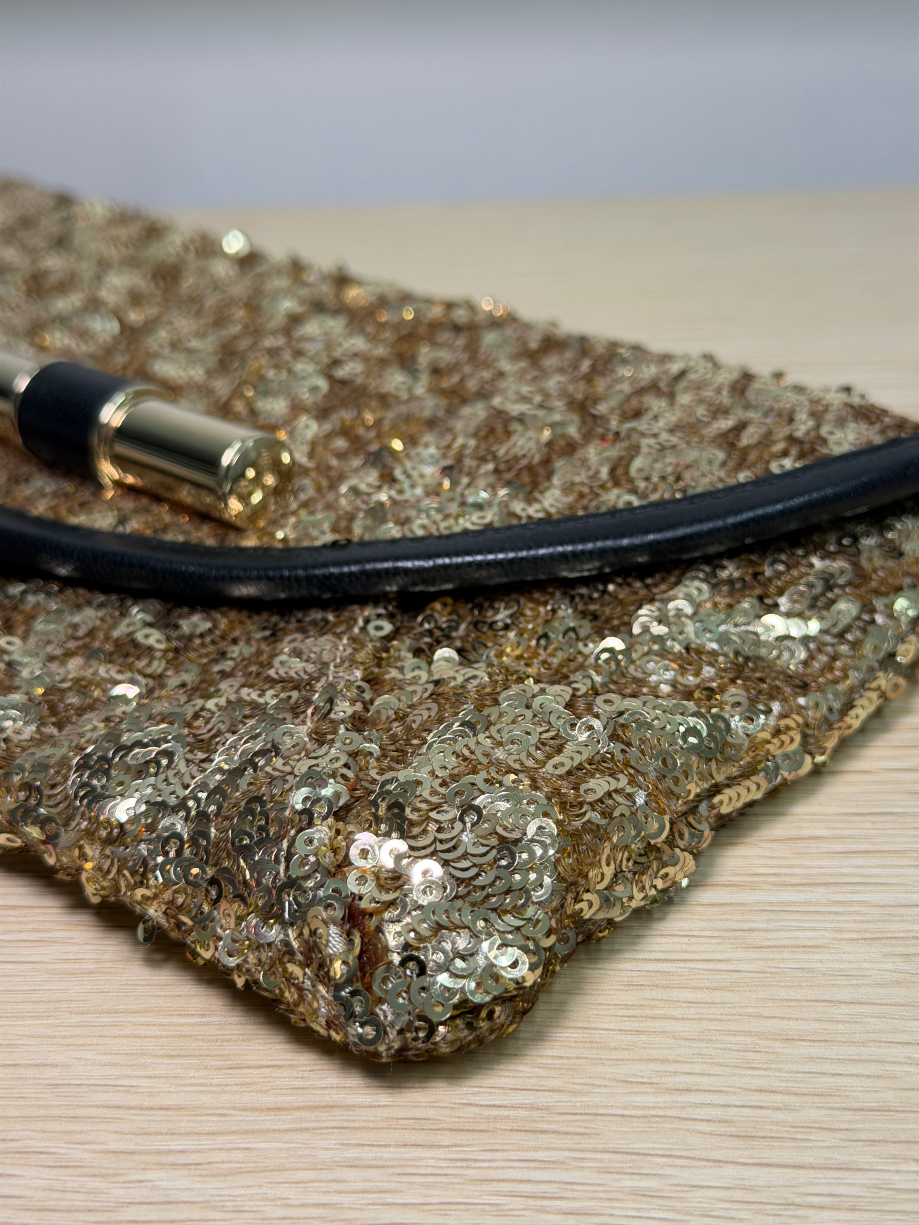 Pochette con Catena Jimmy Choo Rivestita in Paillettes Dorate e Rifinita in Pelle Nera